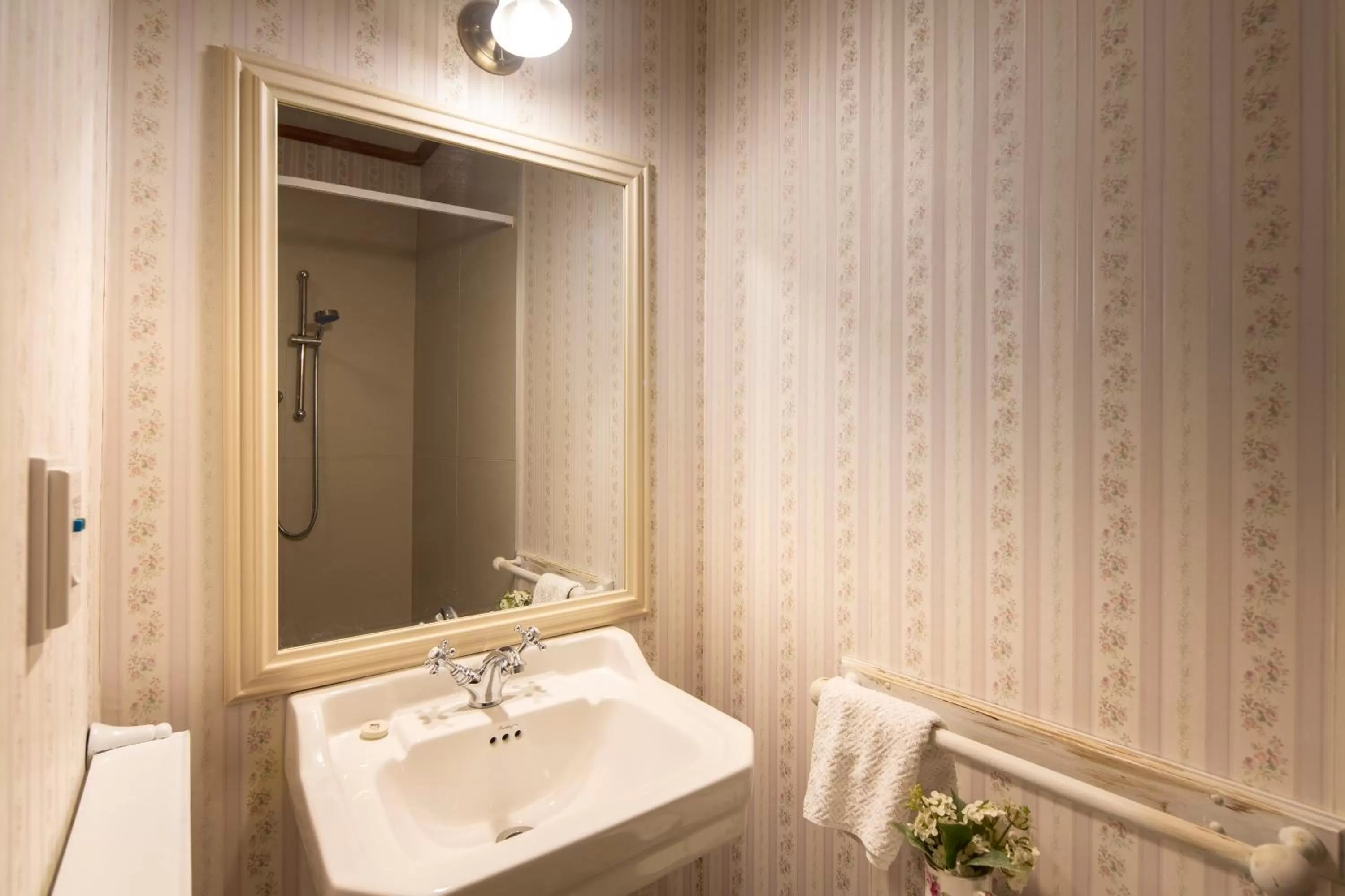 Settlers Cottage Motel