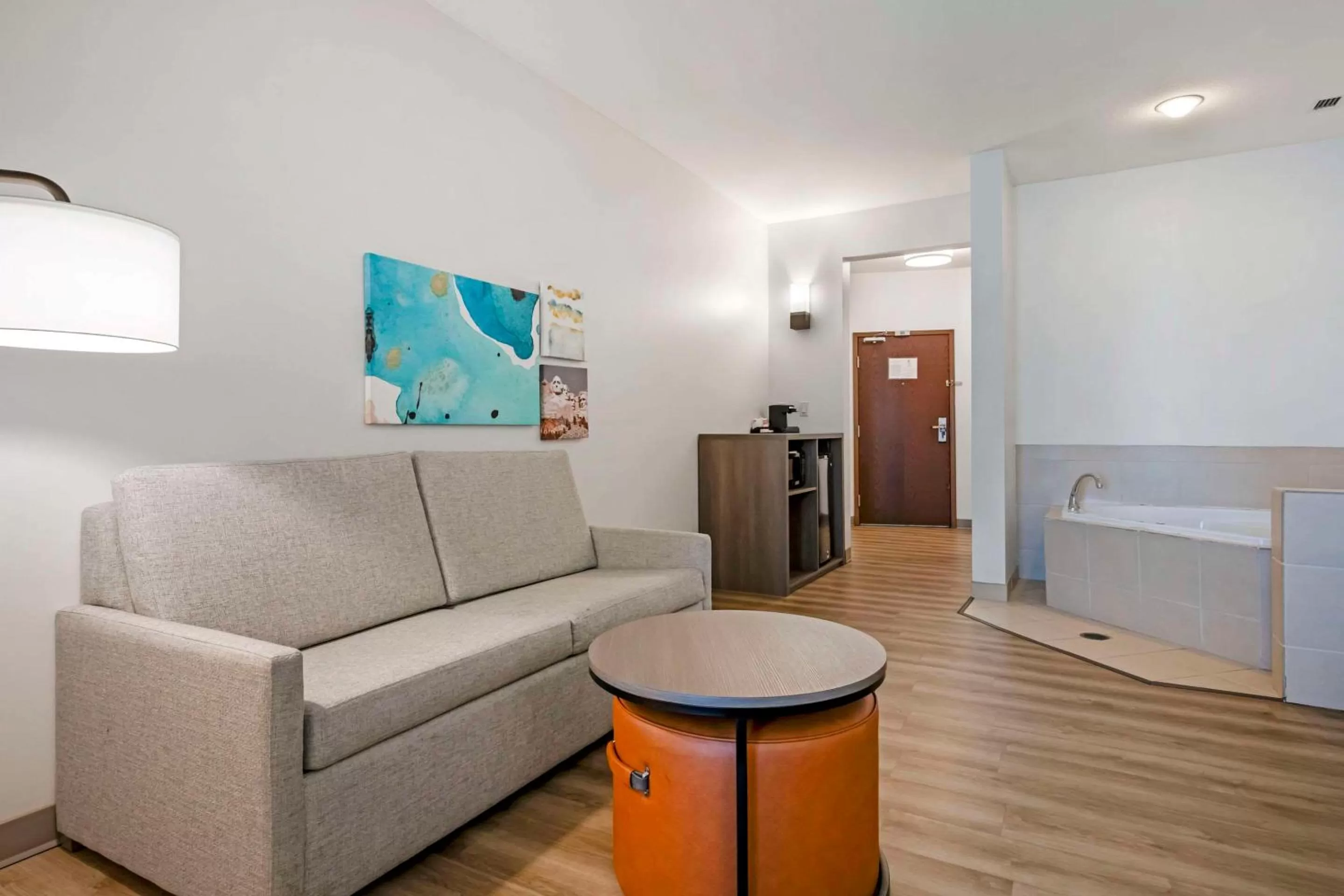 Bedroom in Comfort Suites Conference Center Rapid City