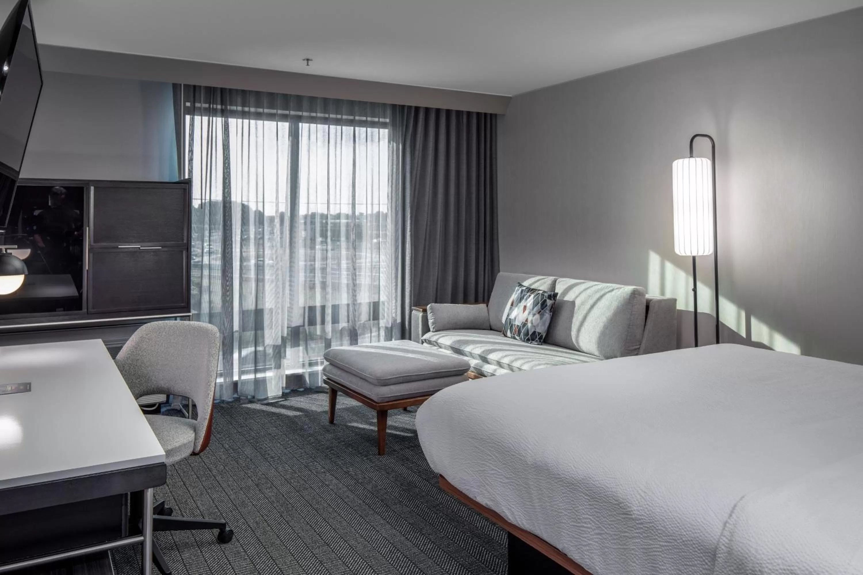 Photo of the whole room, Bed in Courtyard by Marriott Conway