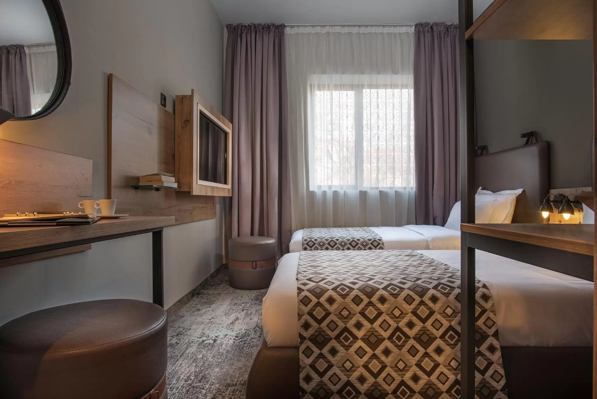 TV and multimedia, Bed in THE STAY Boutique Hotel Central Square - Free Compliments - Free Wi-Fi - TOP LOCATION - Nearby Paid Parking