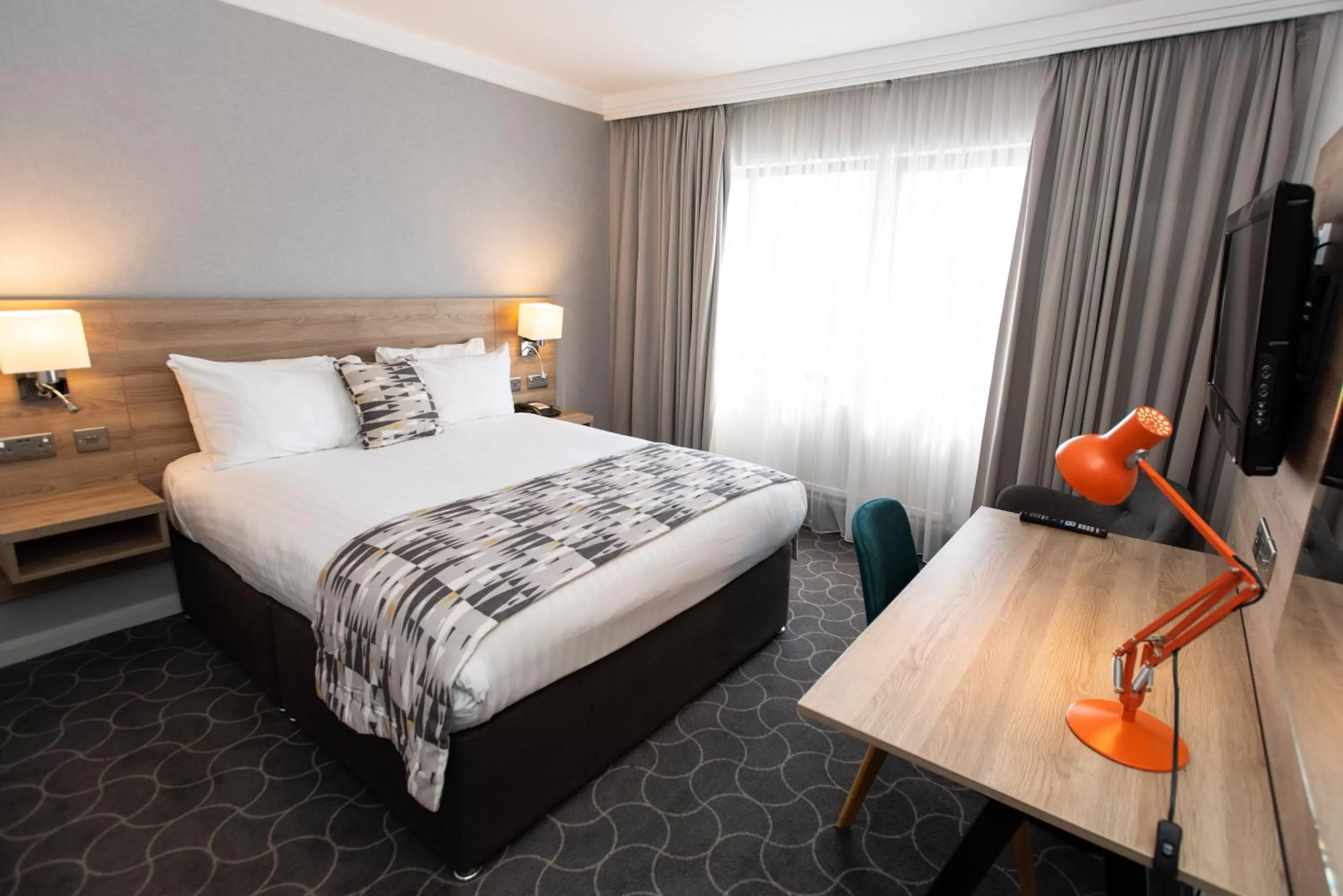 Photo of the whole room, Bed in Holiday Inn Preston by IHG