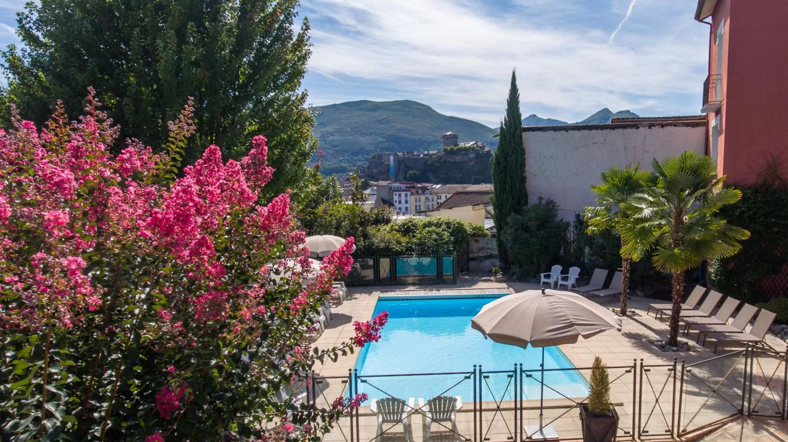 Patio in Best Western Beauséjour