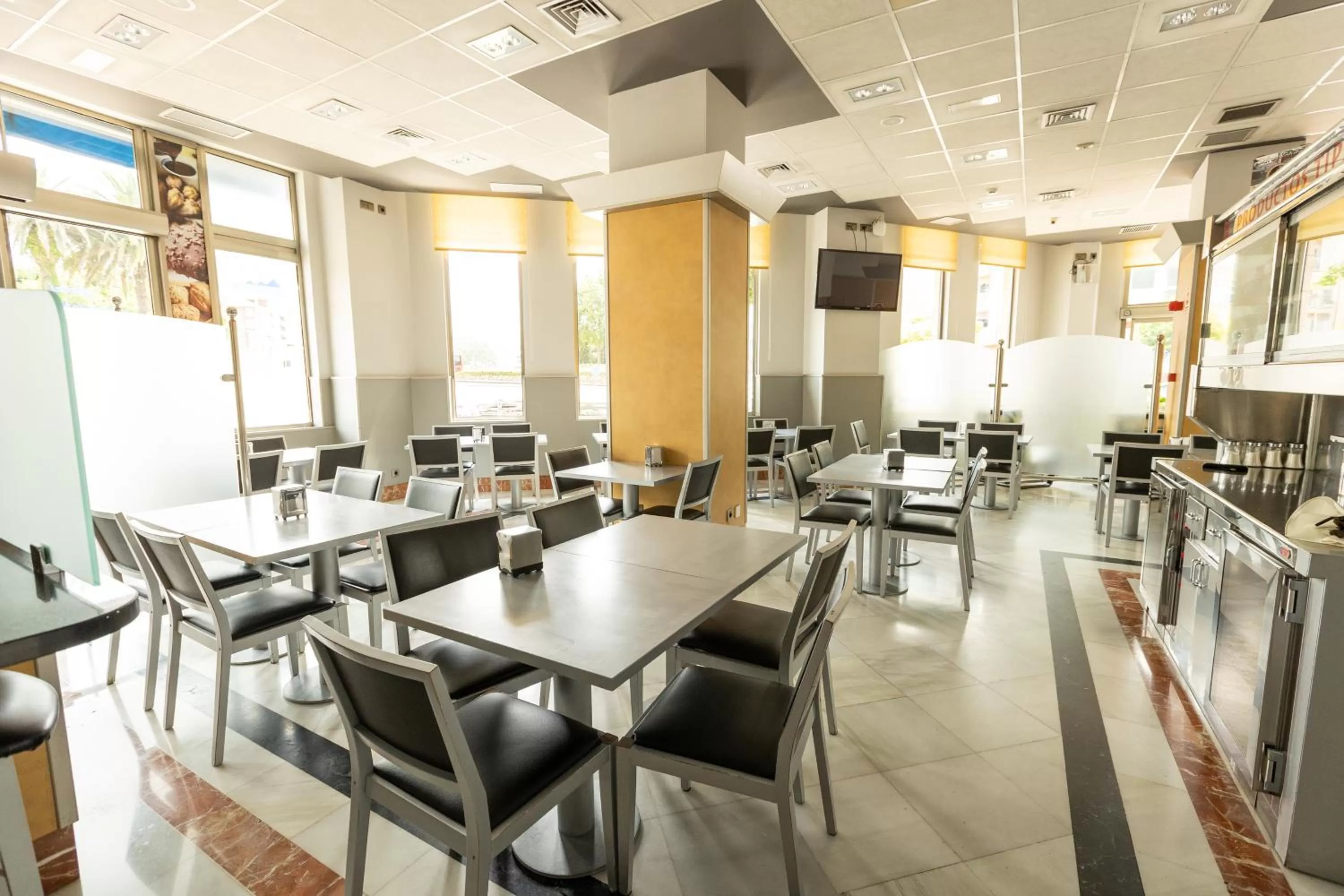 Restaurant/places to eat in Hotel Montedobra