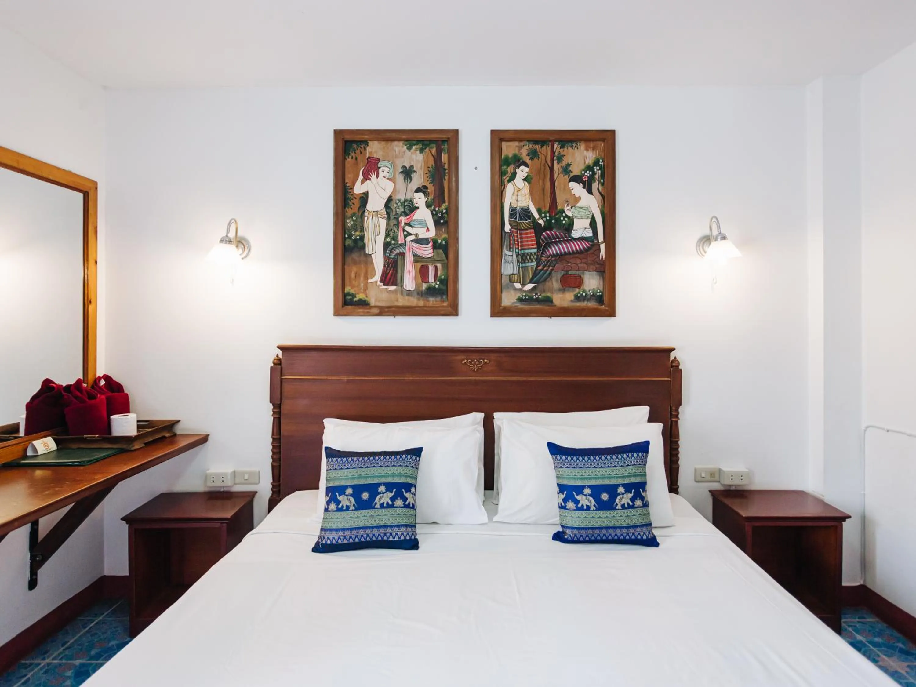 Bed in Rendezvous Oldtown Chiangmai