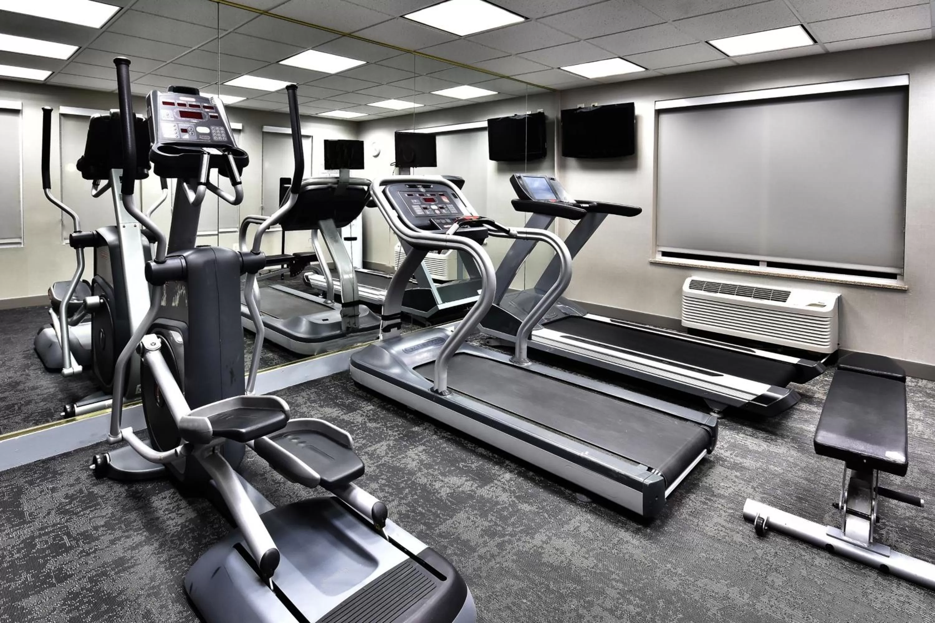 Fitness centre/facilities in Fairfield Inn & Suites by Marriott Richmond Innsbrook