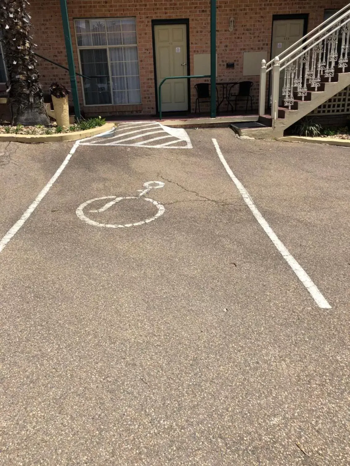 Twin Room - Disability Access in Heritage Motor Inn Goulburn Twin Room - Disability Access in Heritage Motor Inn Goulburn