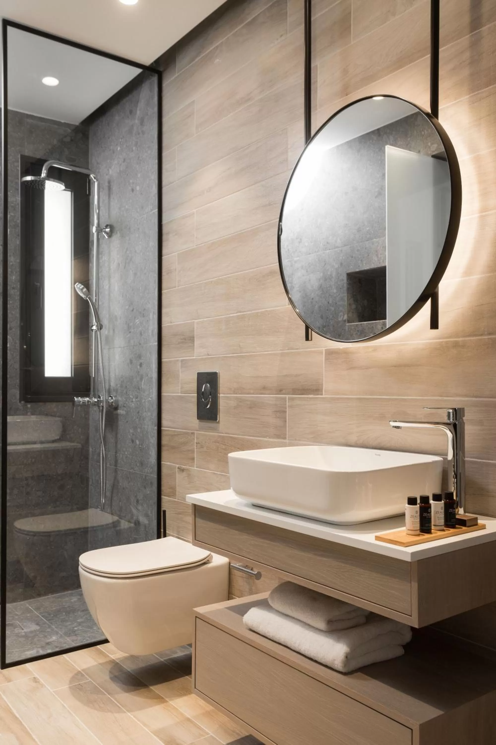 Shower in LUX&EASY Athens Downtown Apartments