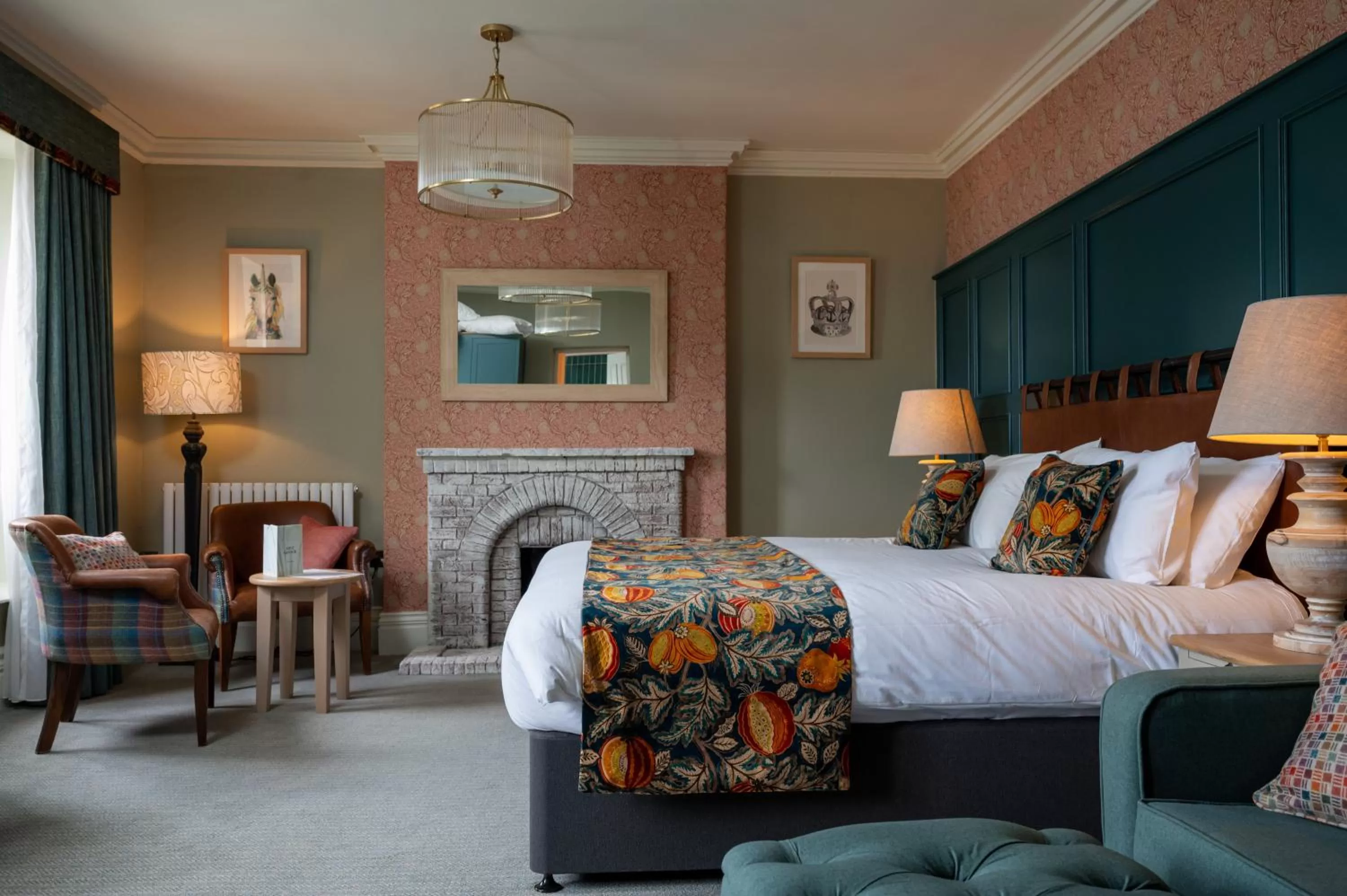 Bed in The Royal Inn by Chef & Brewer Collection