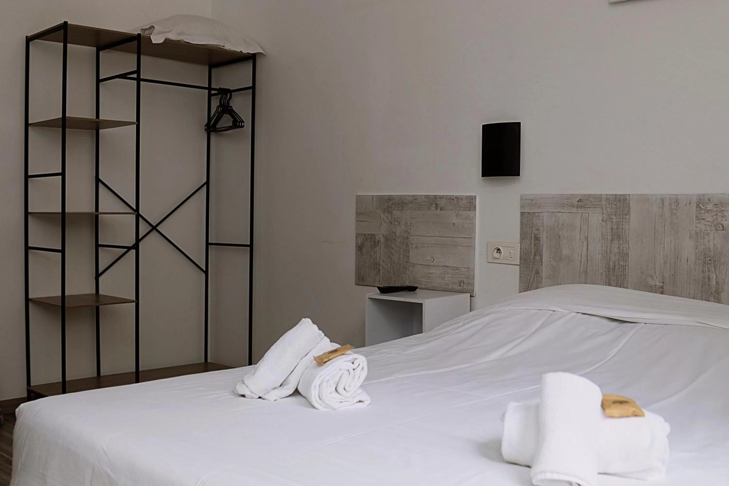 Photo of the whole room, Bed in Hôtel & Restaurant Le Patio VICHY