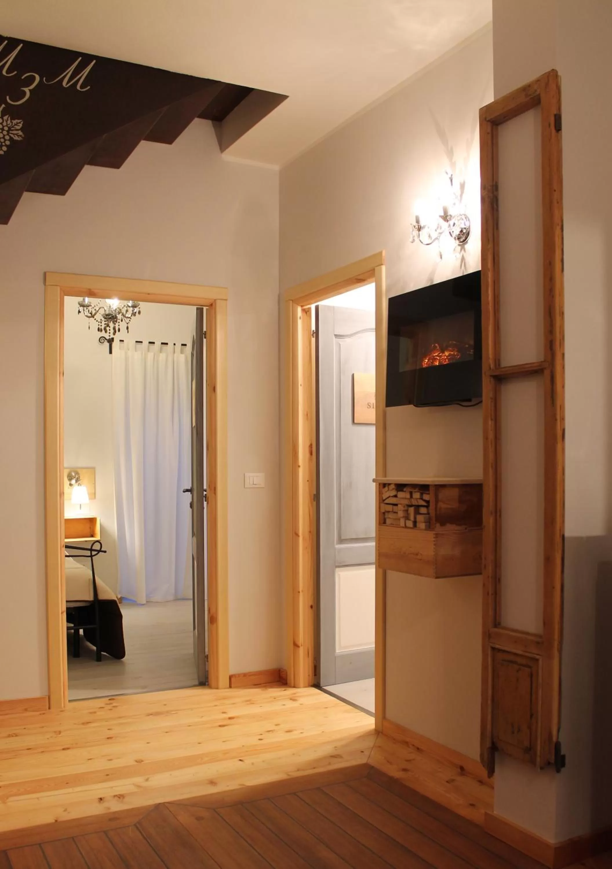 Decorative detail, TV/Entertainment Center in Rooms Maison 3 Magnoni