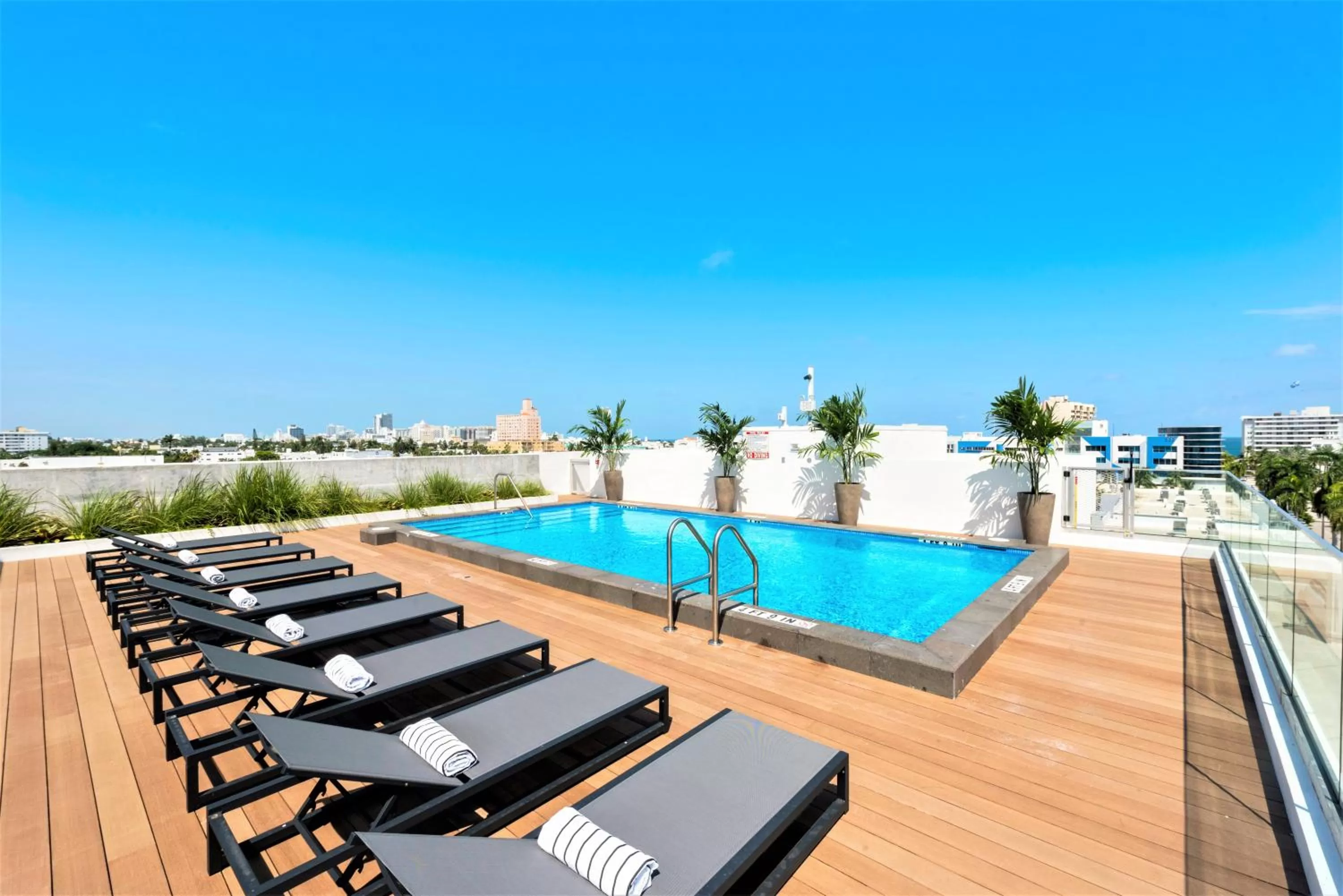 Swimming pool in Upsun Hotel