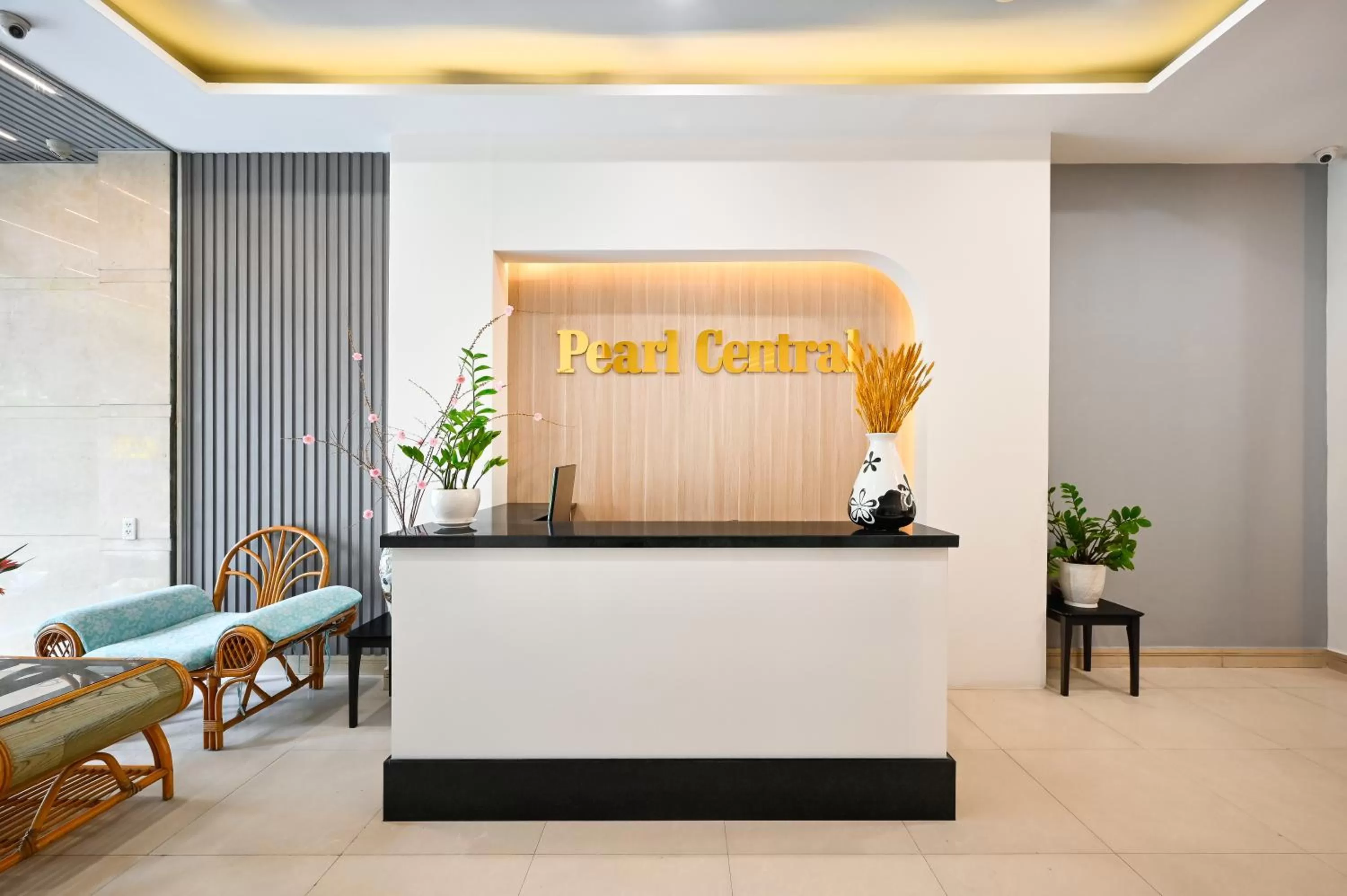 Pearl Central Hotel- Near Nguyen Hue street