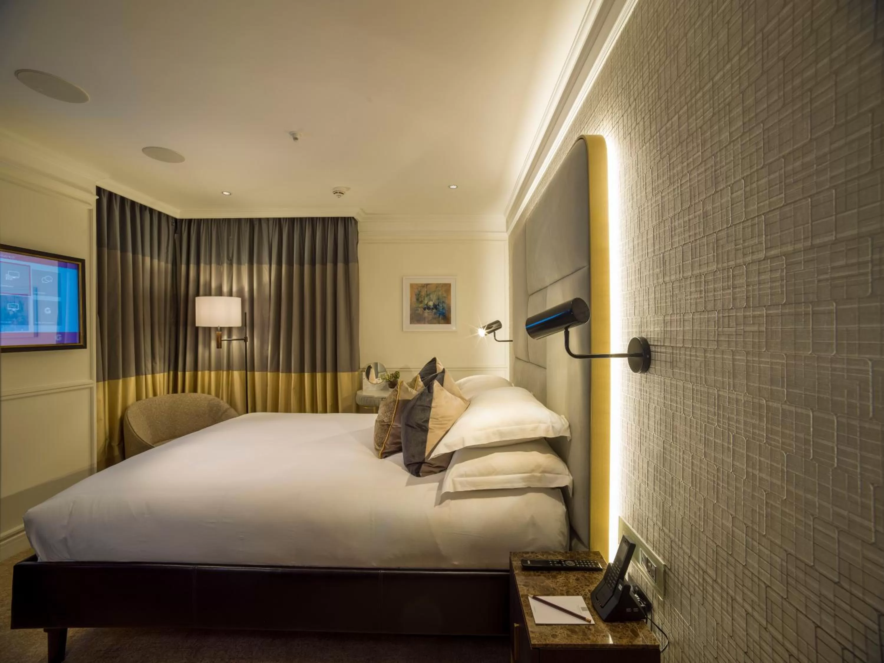 Bedroom, Bed in The Guardsman - Preferred Hotels and Resorts