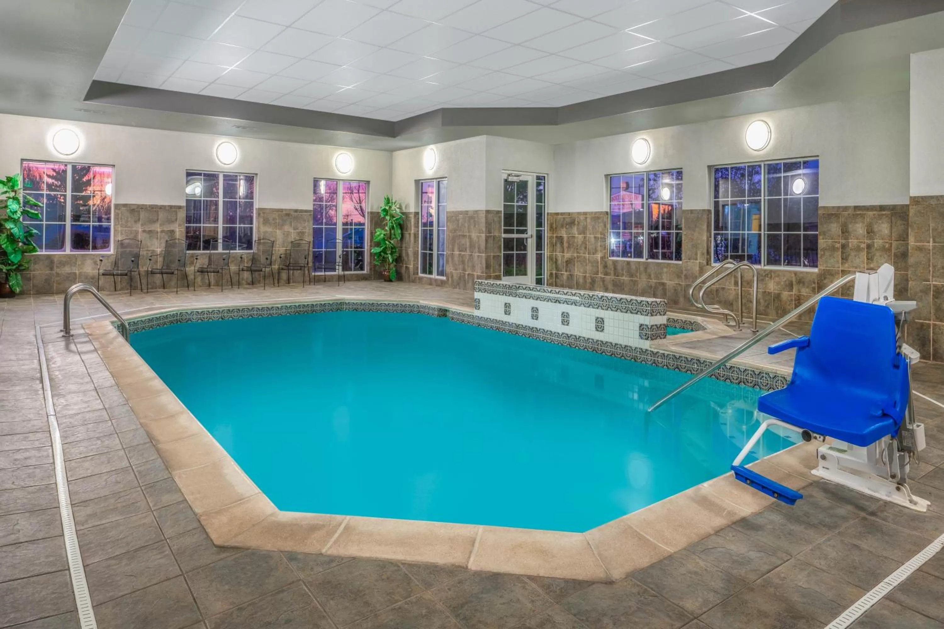 Swimming pool in La Quinta Inn & Suites by Wyndham Loveland Estes Park