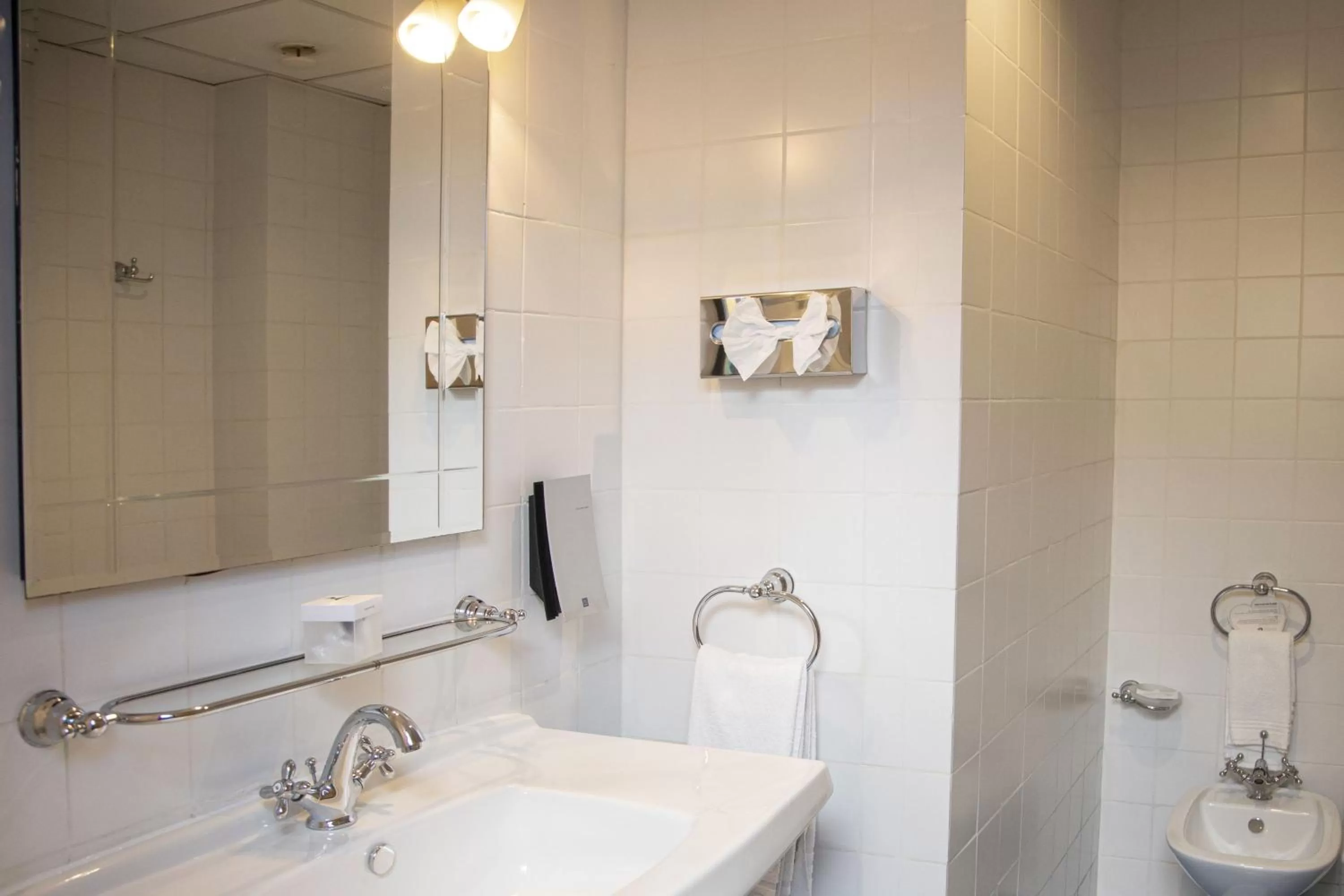 Bathroom in Best Western Hotel Artdeco