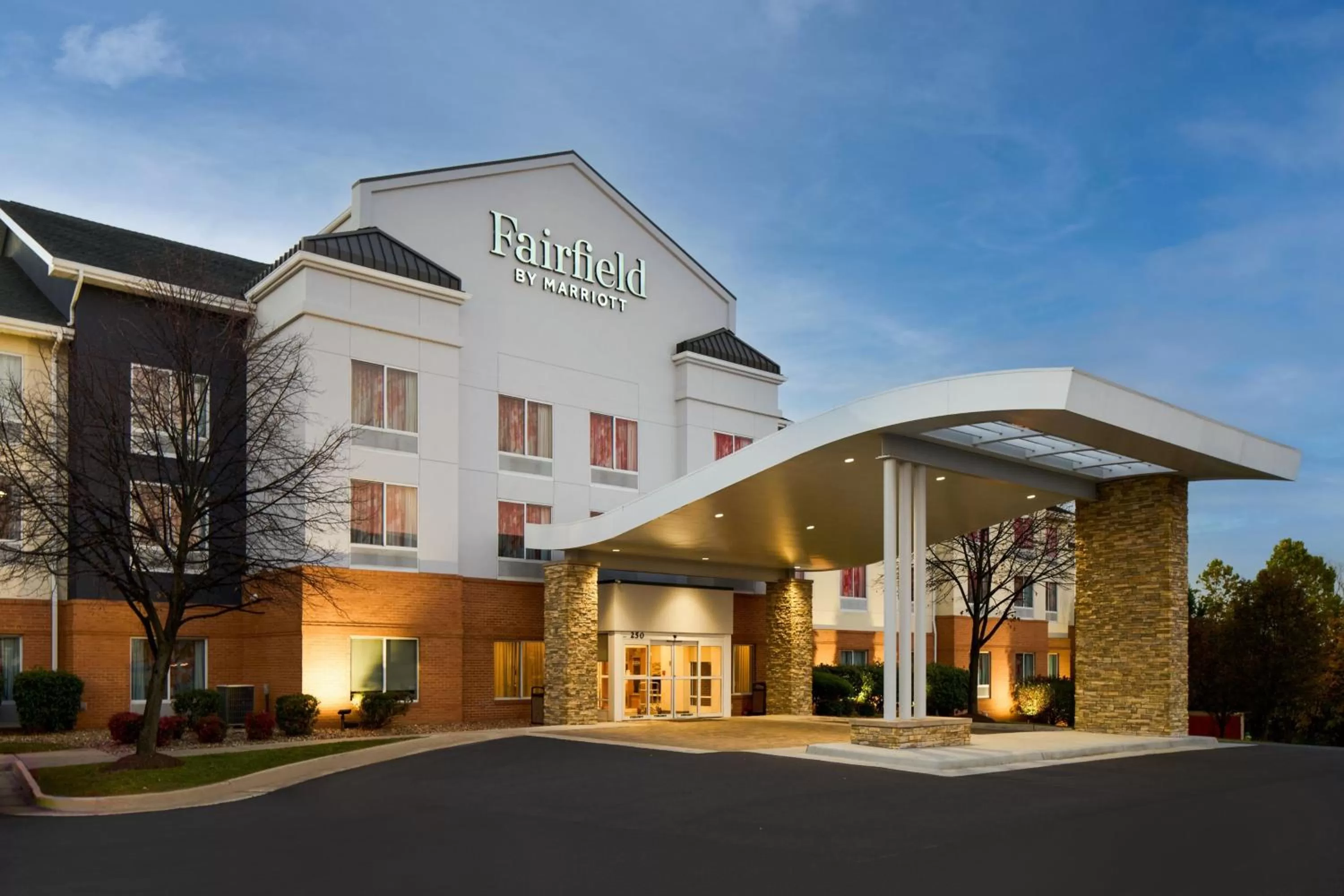 Property building in Fairfield Inn and Suites by Marriott Winchester