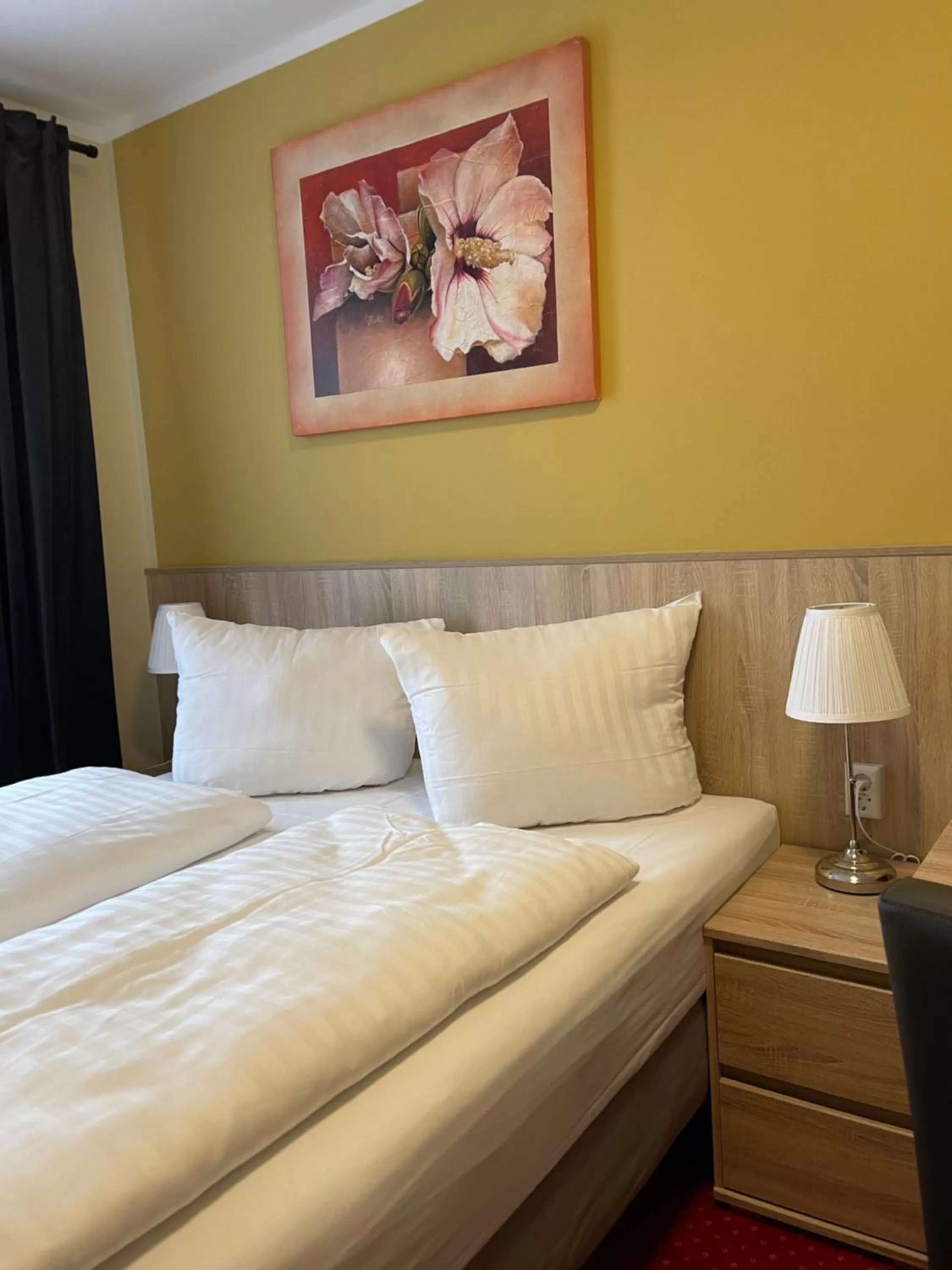 Bed in Palm Premium Hotel & Apartments