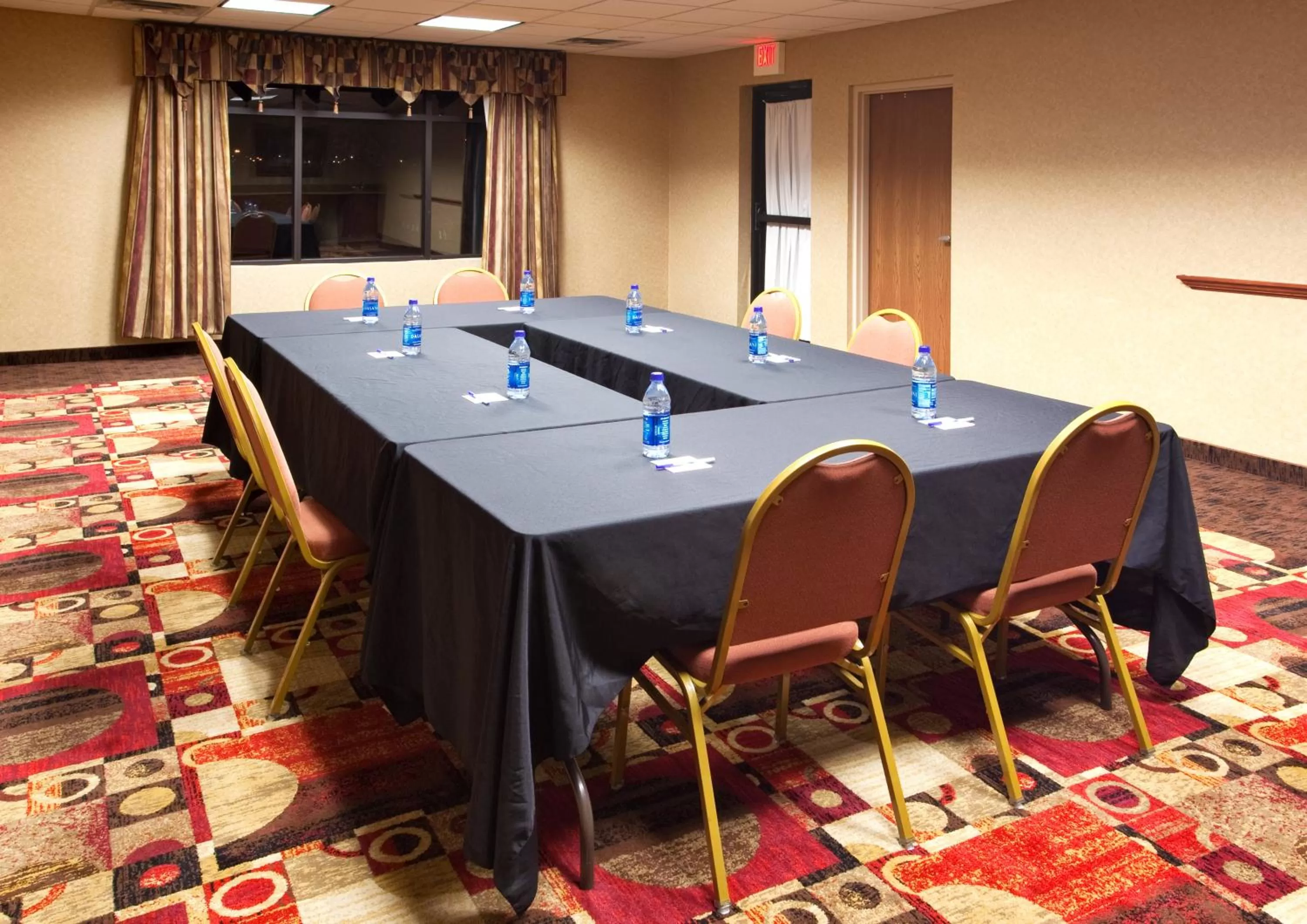 Meeting/conference room in Holiday Inn Express Hotel & Suites Bowling Green by IHG