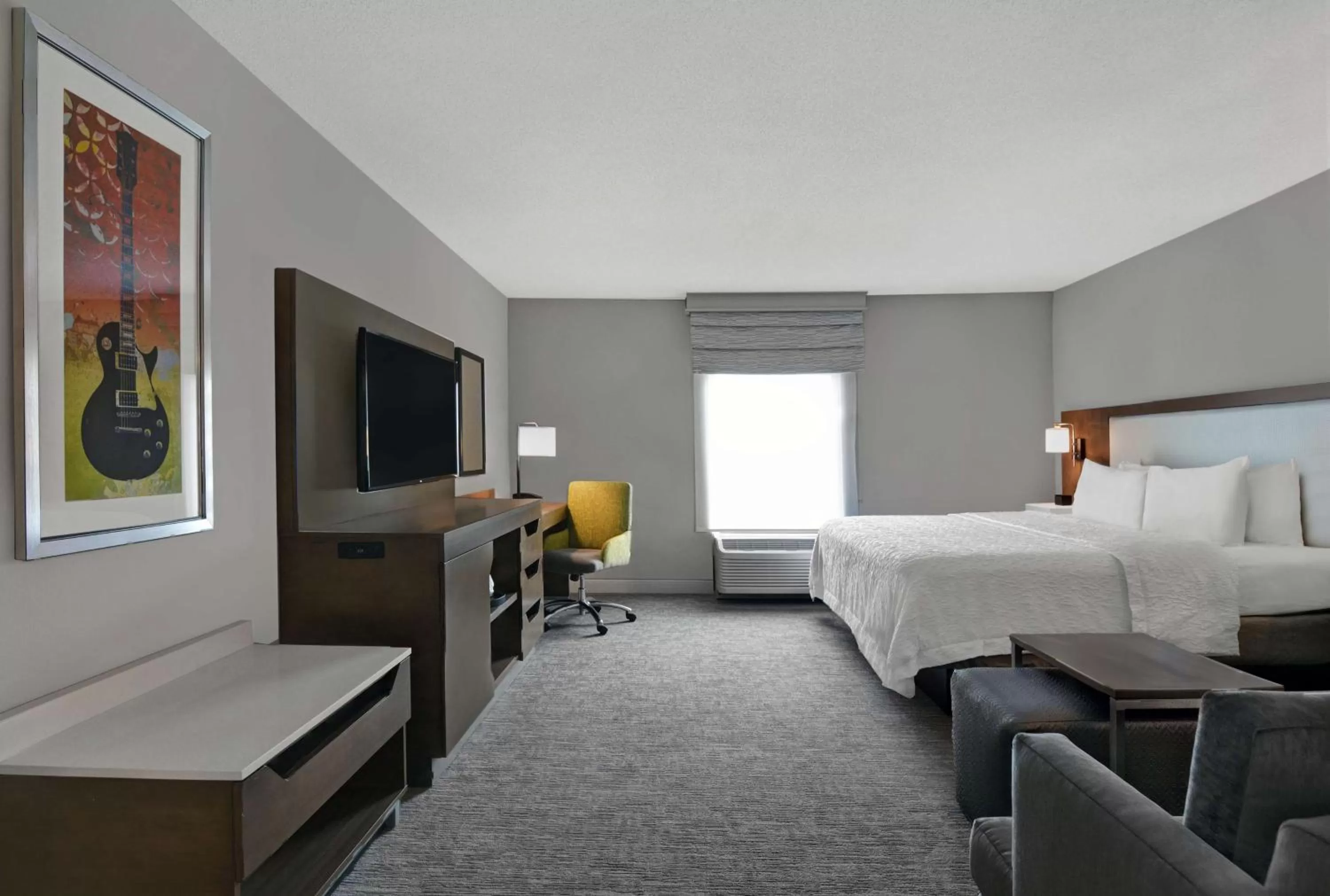 Bed in Hampton Inn Gallatin