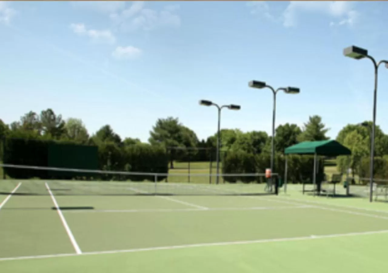 Tennis court in Inn at Evergreen