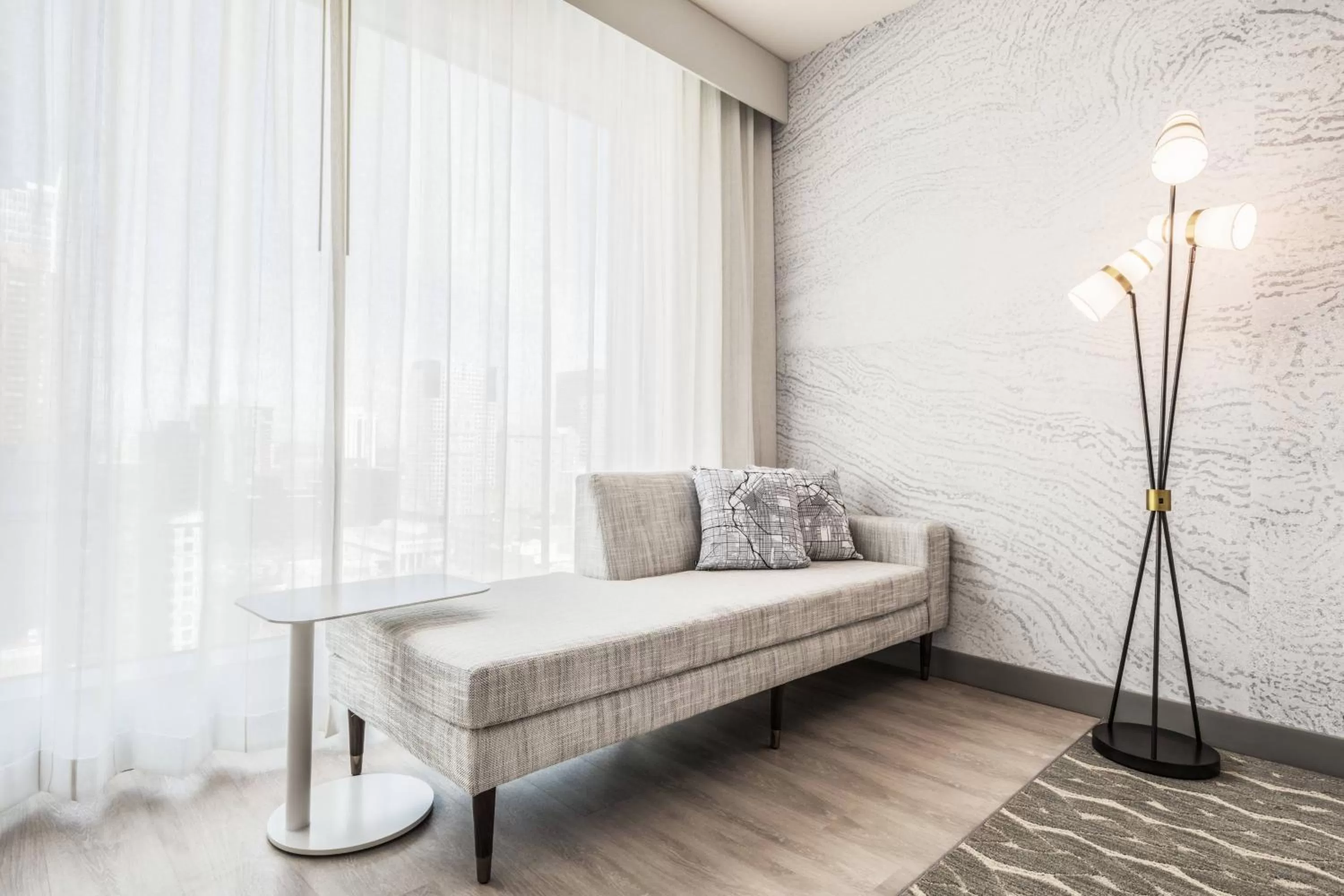 Deluxe King Room with Adapted Tub - Mobility and Hearing Accessible in Le Méridien Denver Downtown