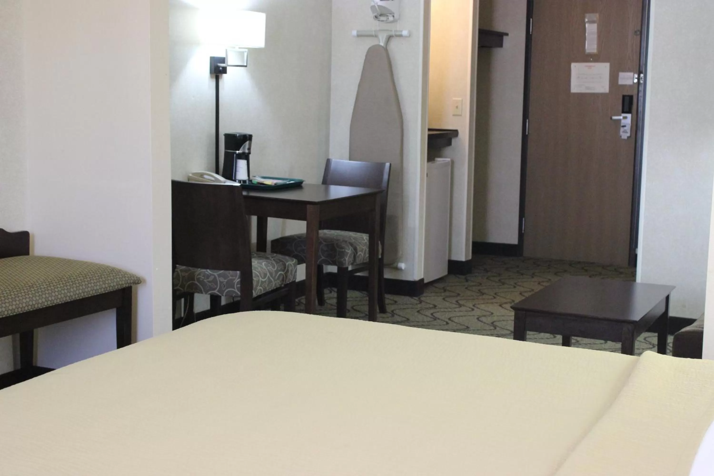 Bed in Days Inn by Wyndham Columbia Mall