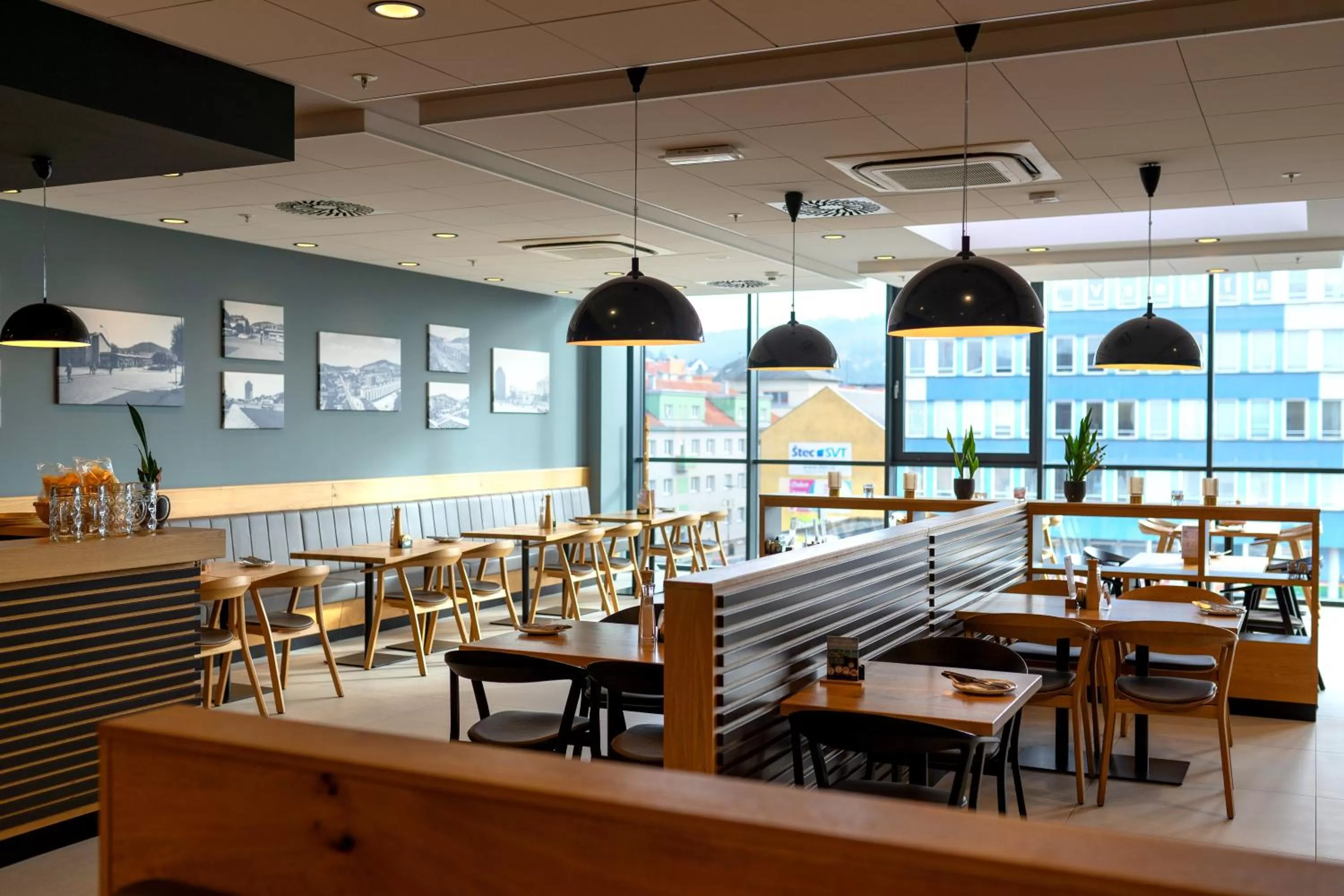 Restaurant/Places to Eat in Hotel Smetanova