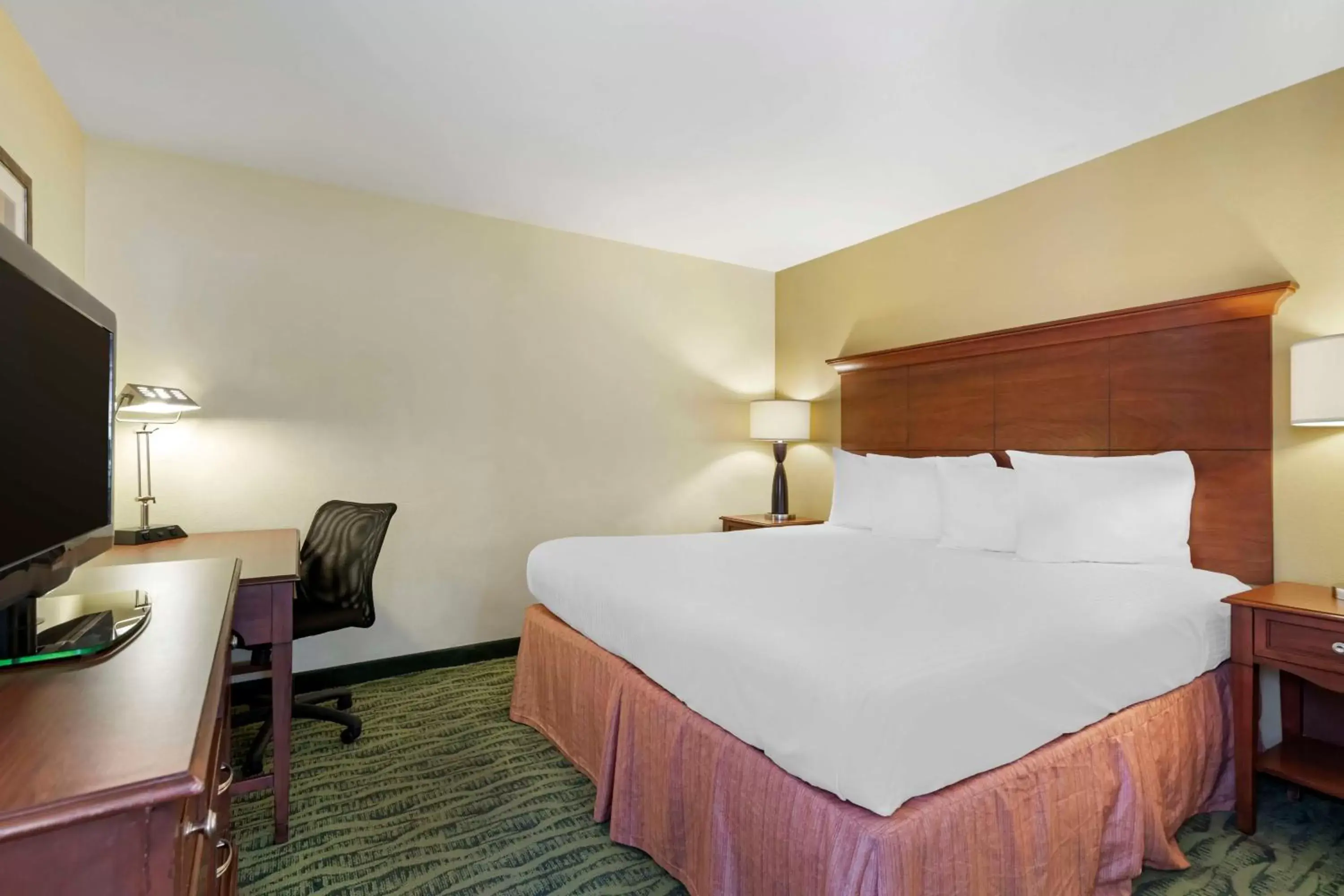 King Suite with Sofa Bed and Bath Tub - Disability Access in Best Western Mcallen Medical Center King Suite with Sofa Bed and Bath Tub - Disability Access in Best Western Mcallen Medical Center