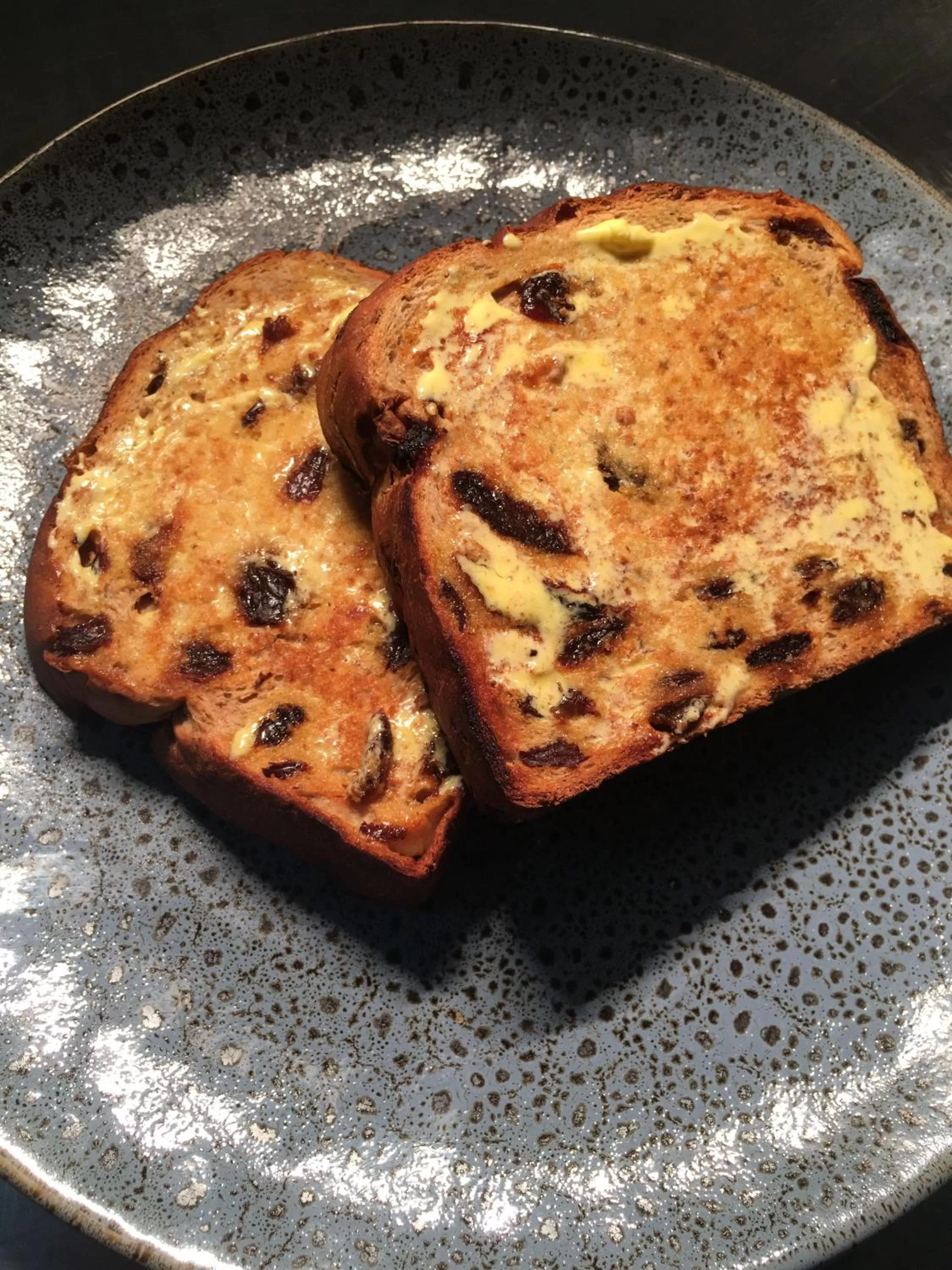 Restaurant/places to eat in Quality Inn Carriage House