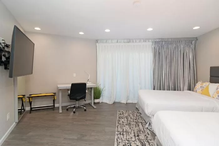 Communal lounge/ TV room, Bed in Sands Of La Jolla