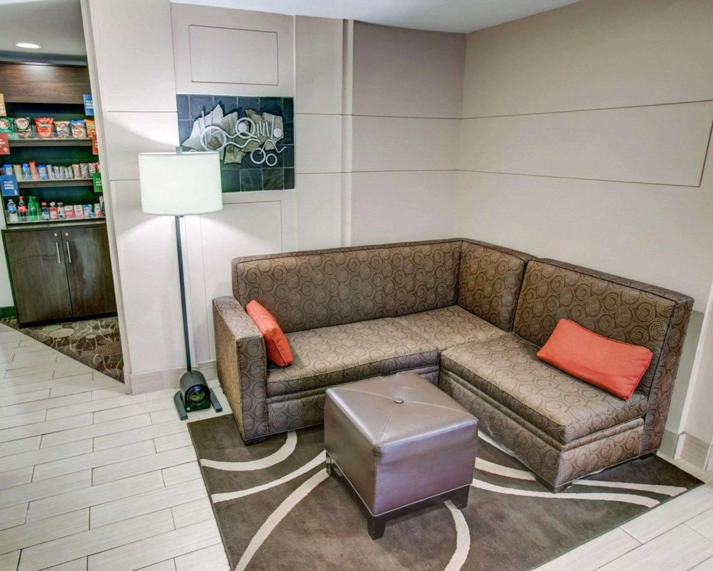 Lobby or reception in Comfort Suites Pittsburgh Airport