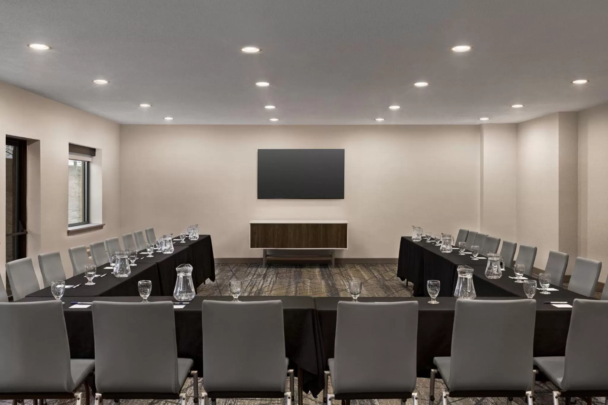 Meeting/conference room in Holiday Inn Express & Suites East Greenbush Albany-Skyline by IHG