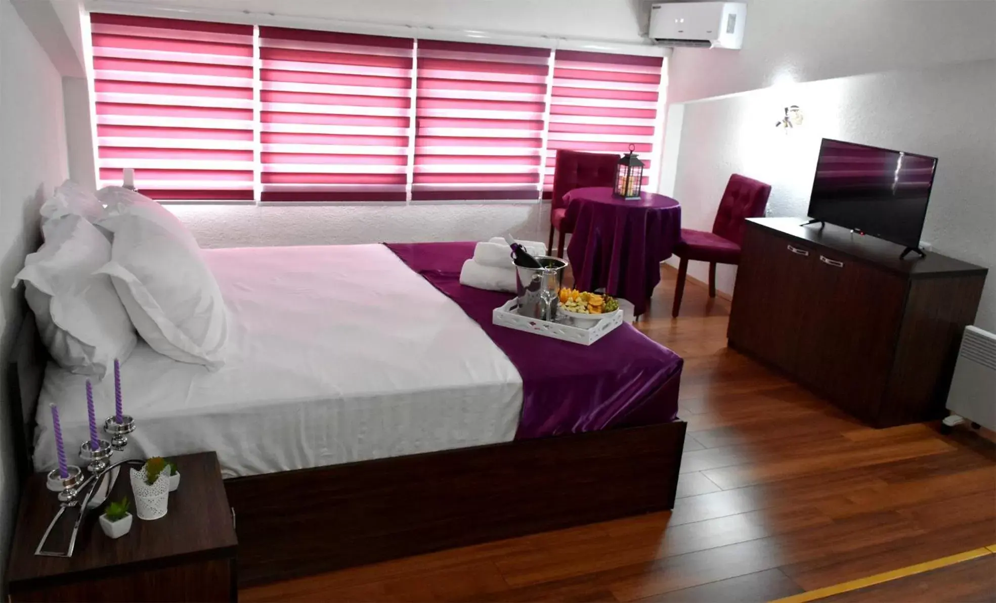 Deluxe Double or Twin Room in Hotel and winery LOZAR Deluxe Double or Twin Room in Hotel and winery LOZAR