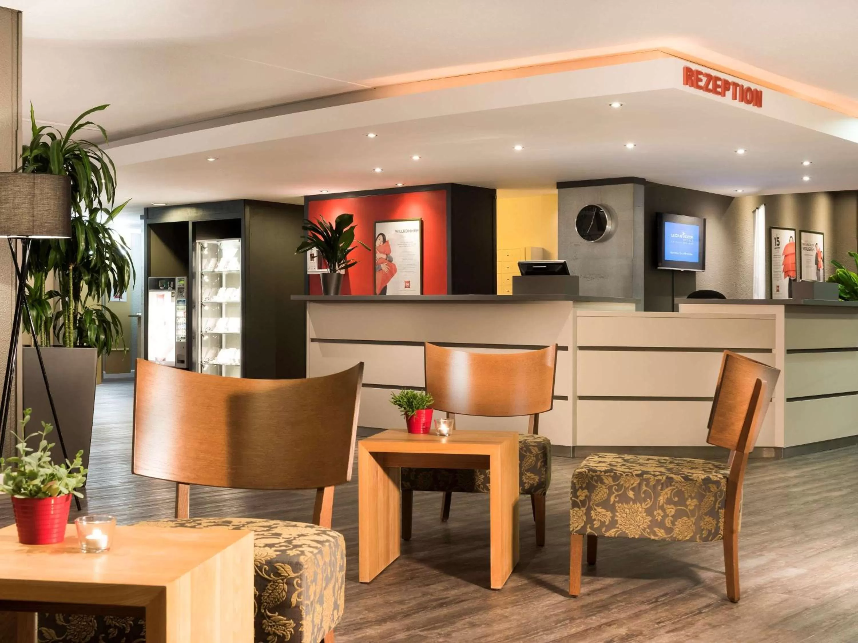 Property building, Lobby/Reception in ibis Dortmund West