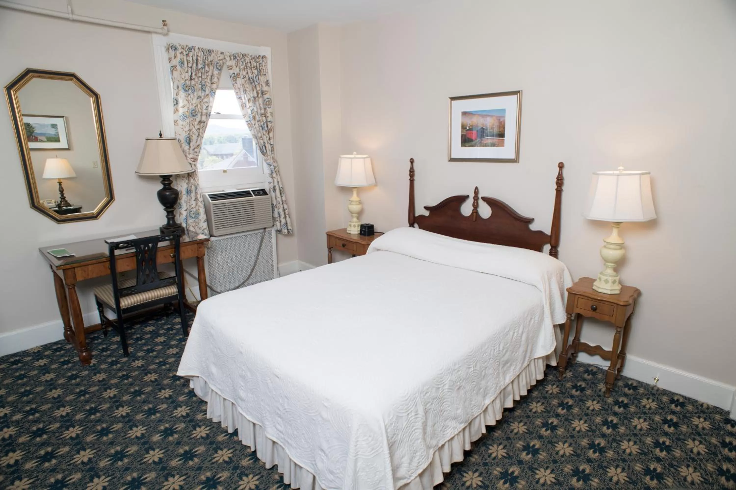 Bed in Middlebury Inn