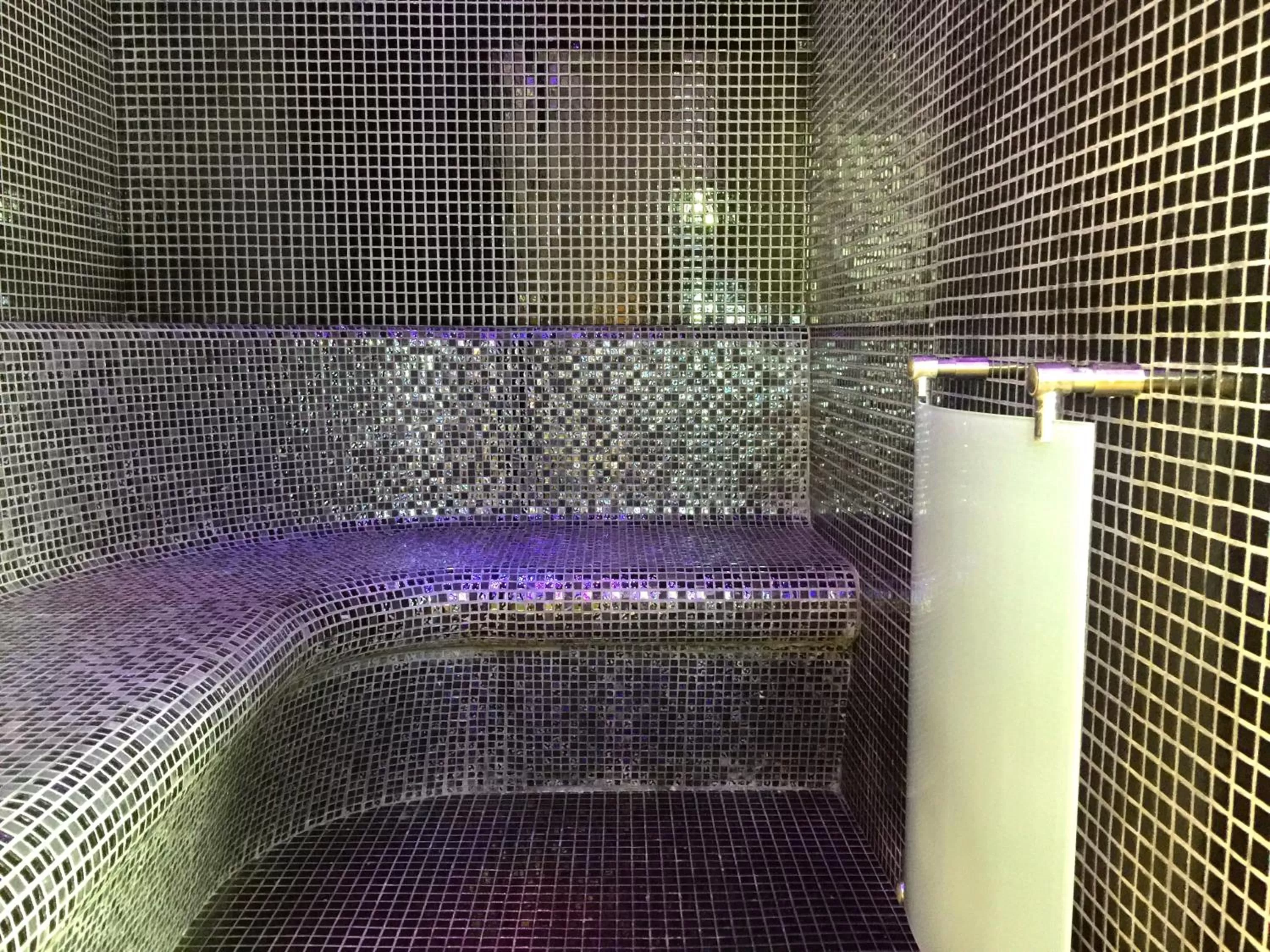 Steam room in Hotel Jastarnia