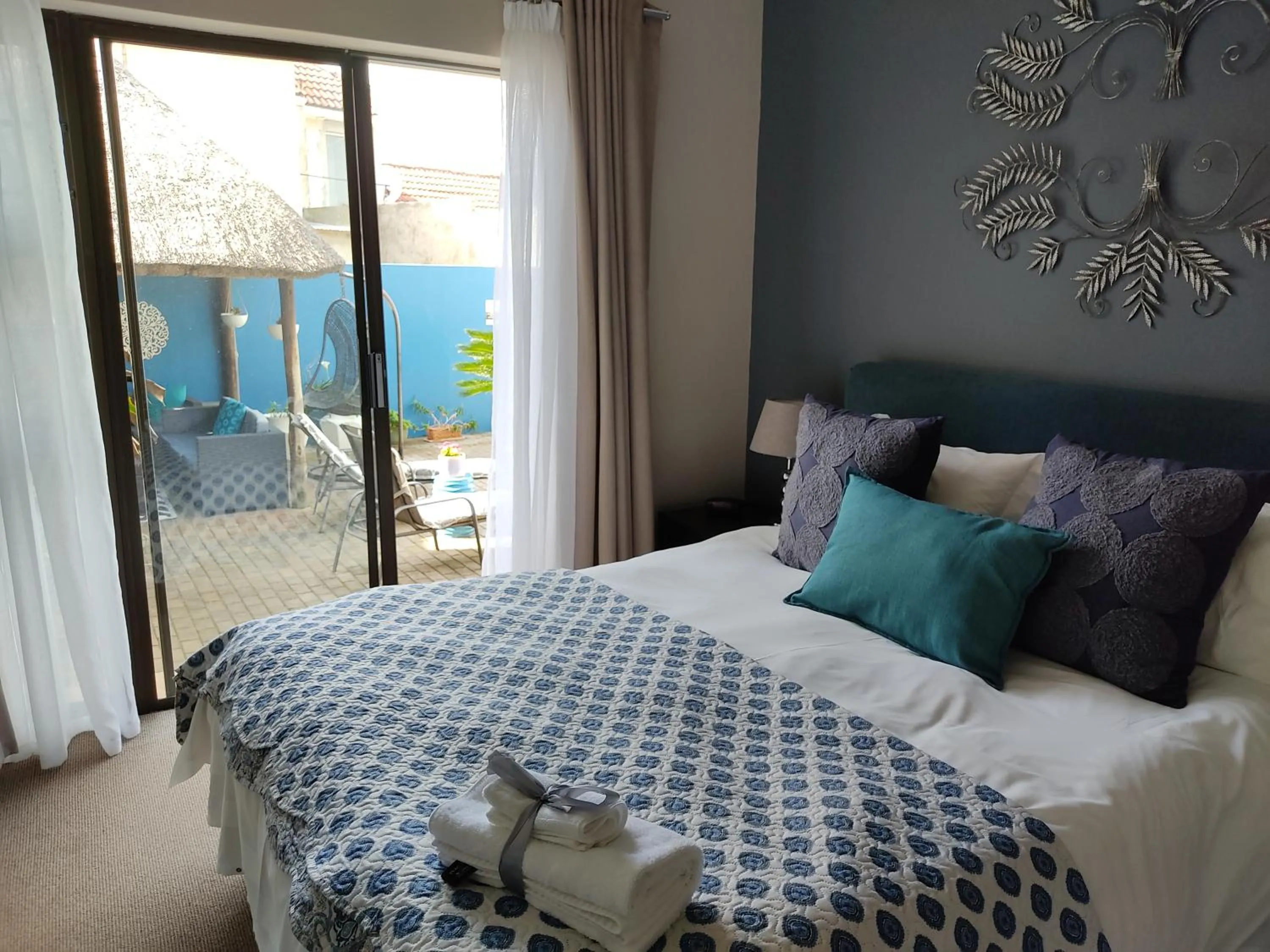 Pool view in Palm Beach Guesthouse