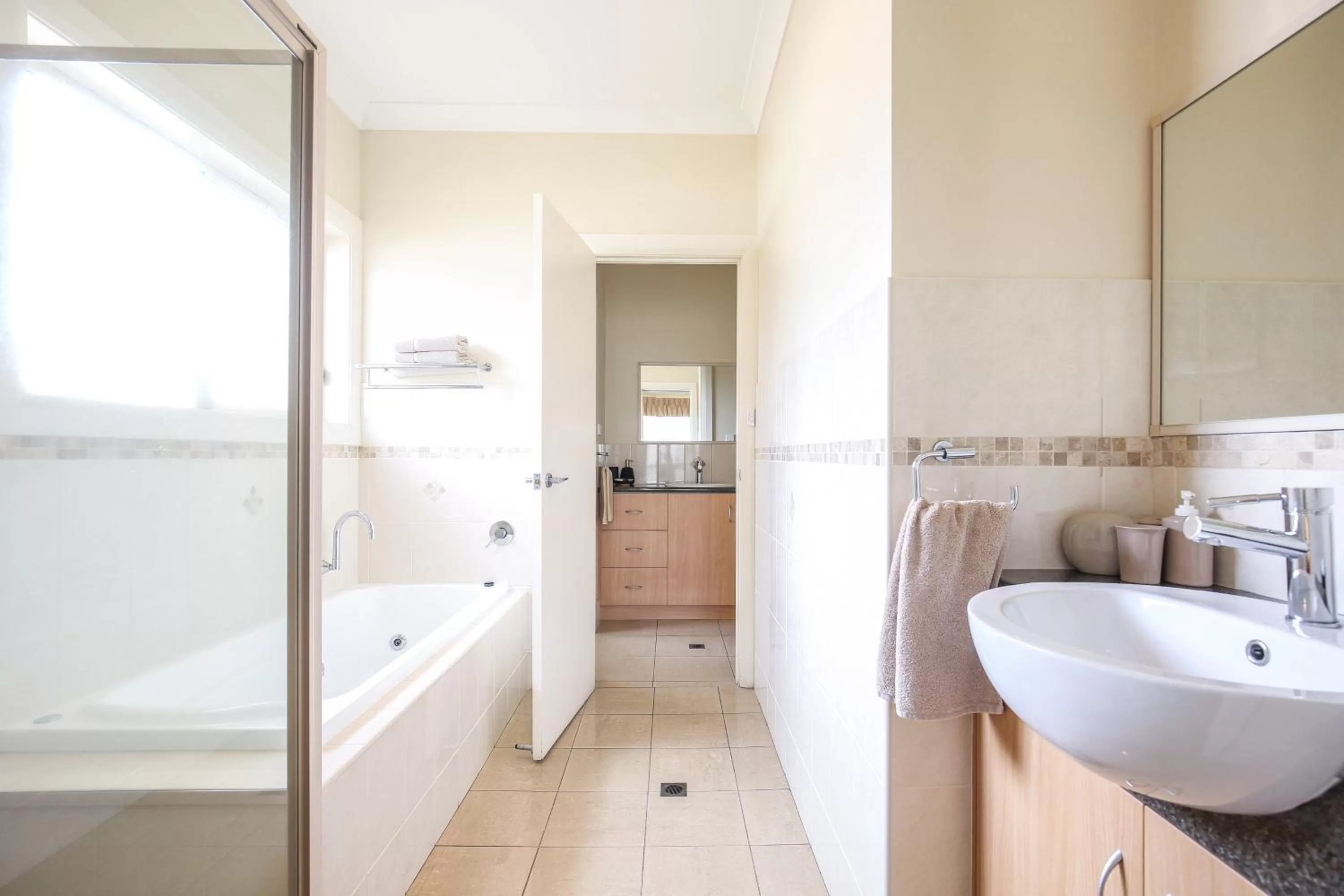 Bathroom in Mid City Motel