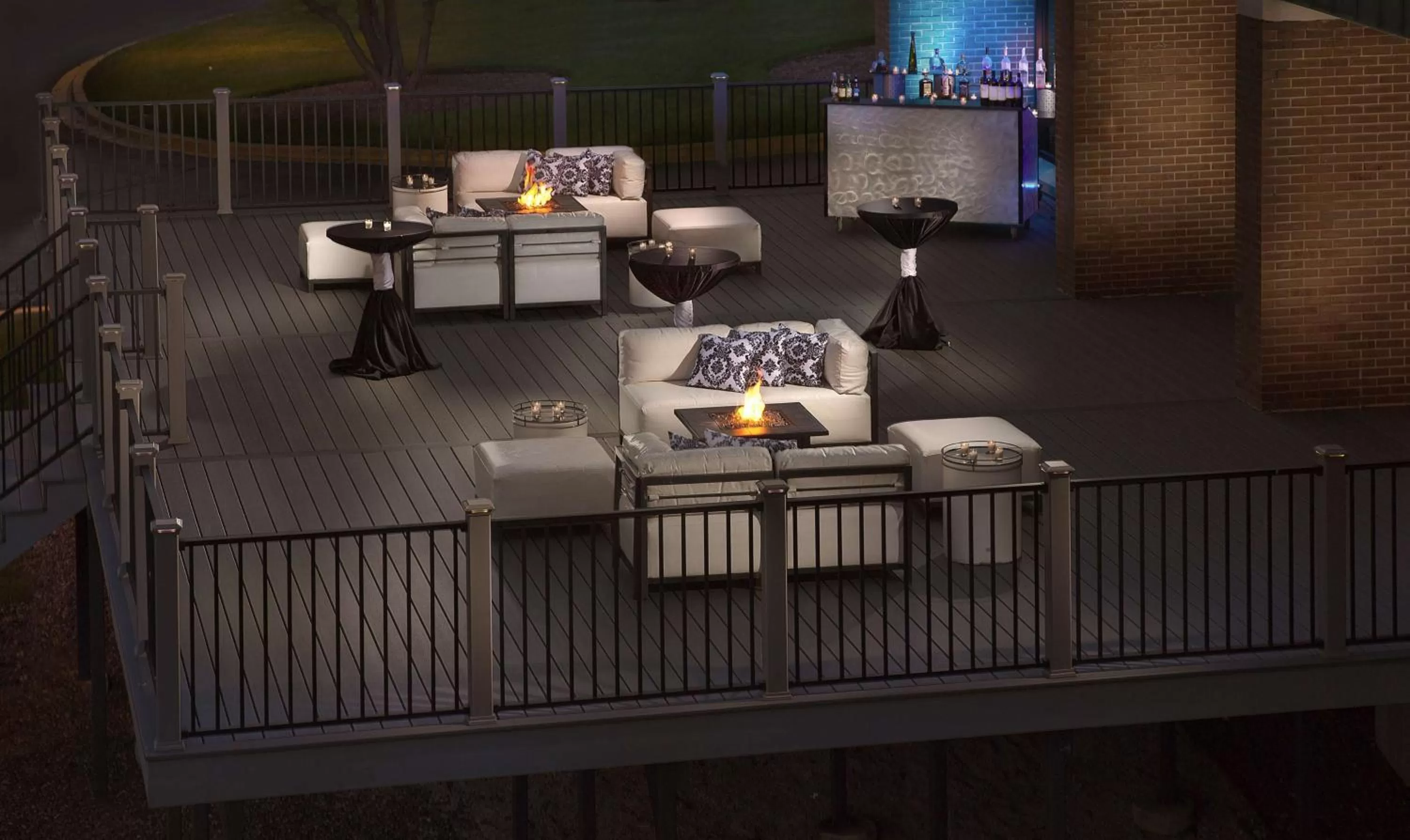 Lobby or reception in DoubleTree by Hilton Chicago - Oak Brook