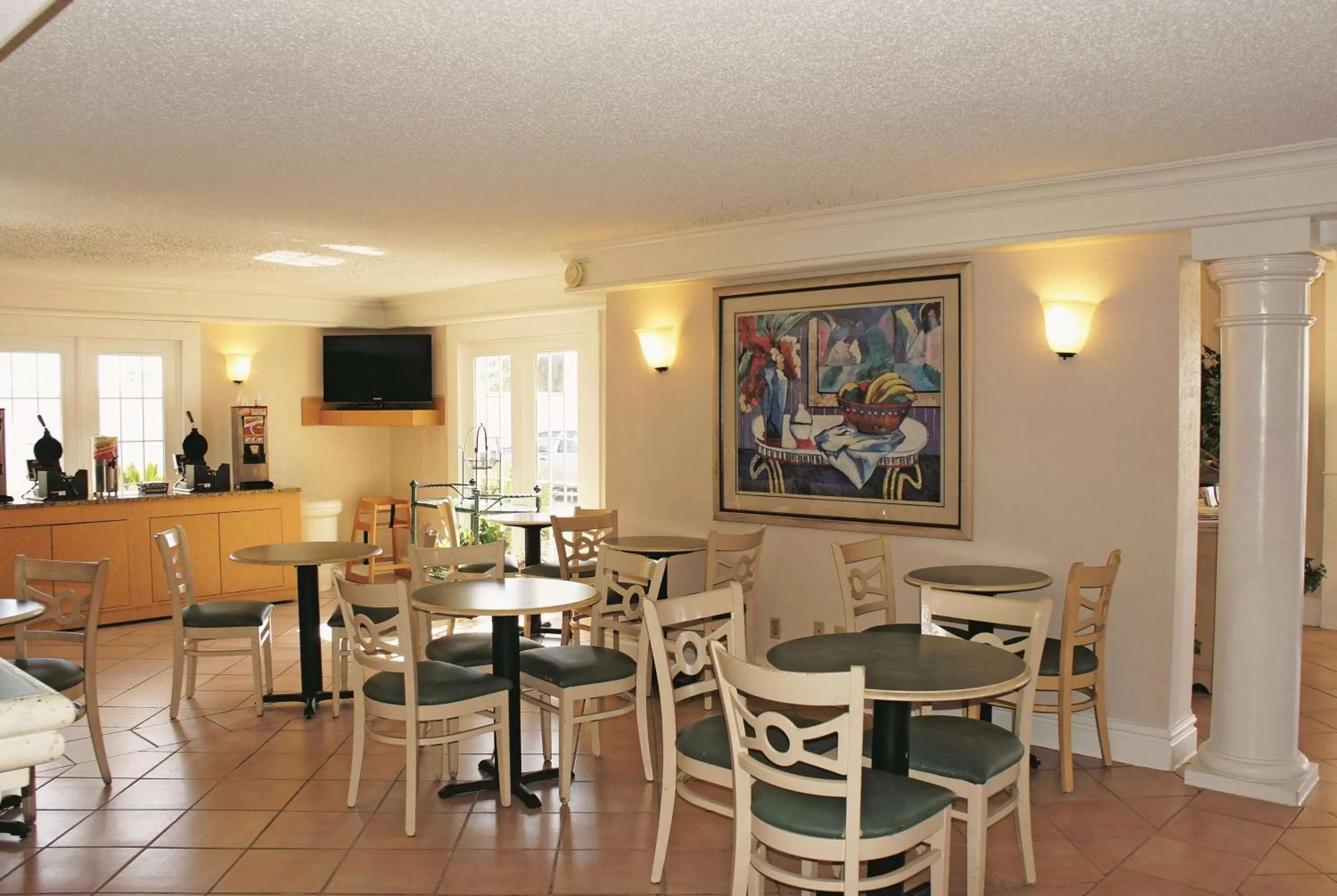 Restaurant/places to eat in La Quinta Inn by Wyndham Clute Lake Jackson