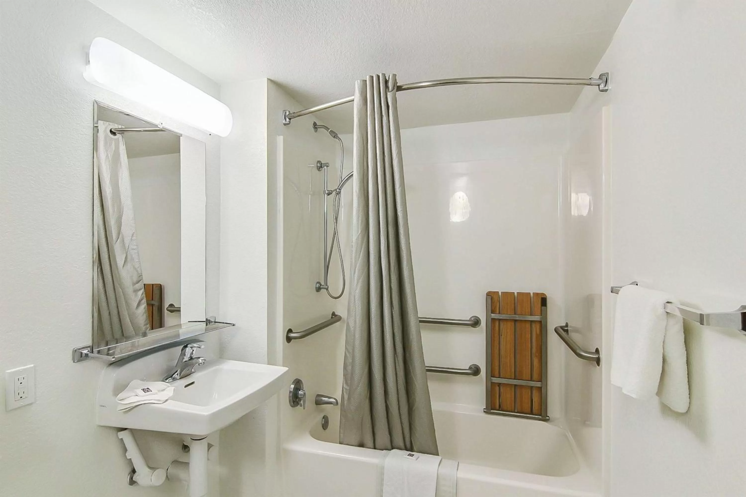 Bathroom in Motel 6-Buellton, CA - Solvang Area
