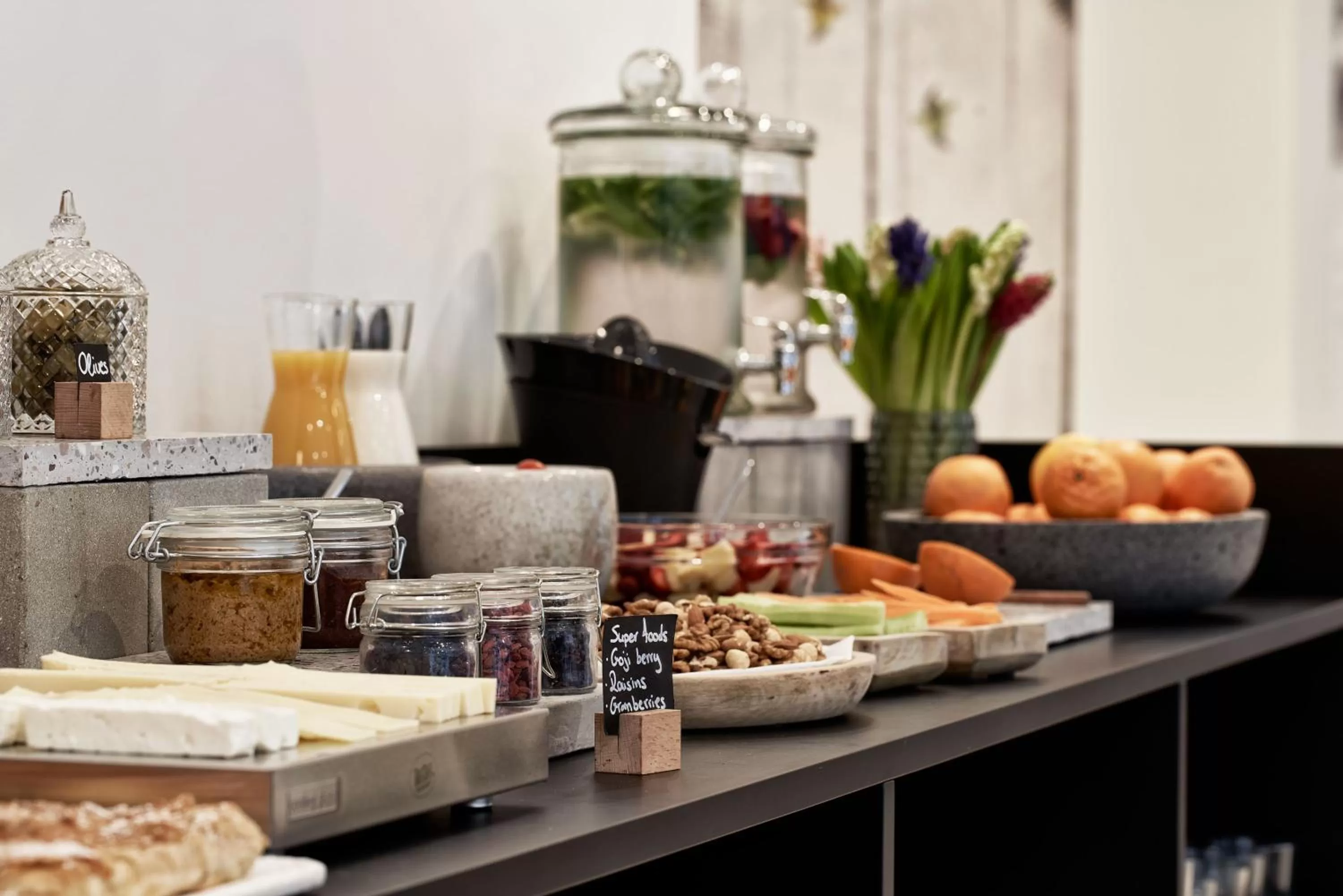 Buffet breakfast in Athens4