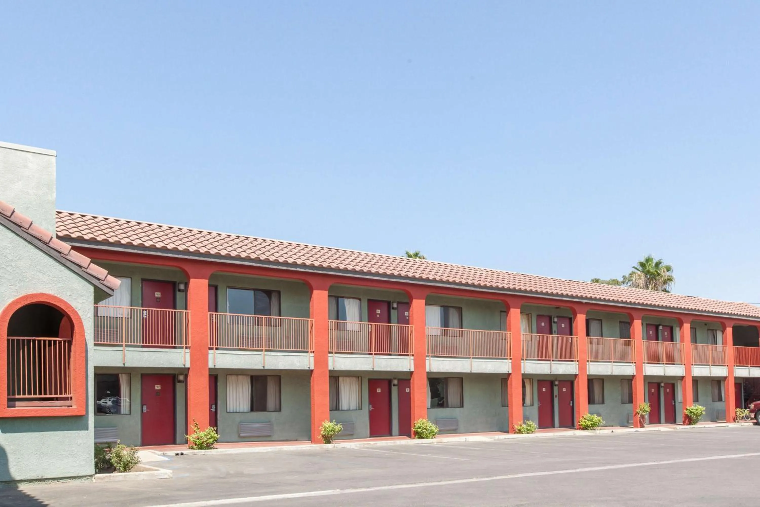 Property building in America's Best Value Inn & Suites Bakersfield Central