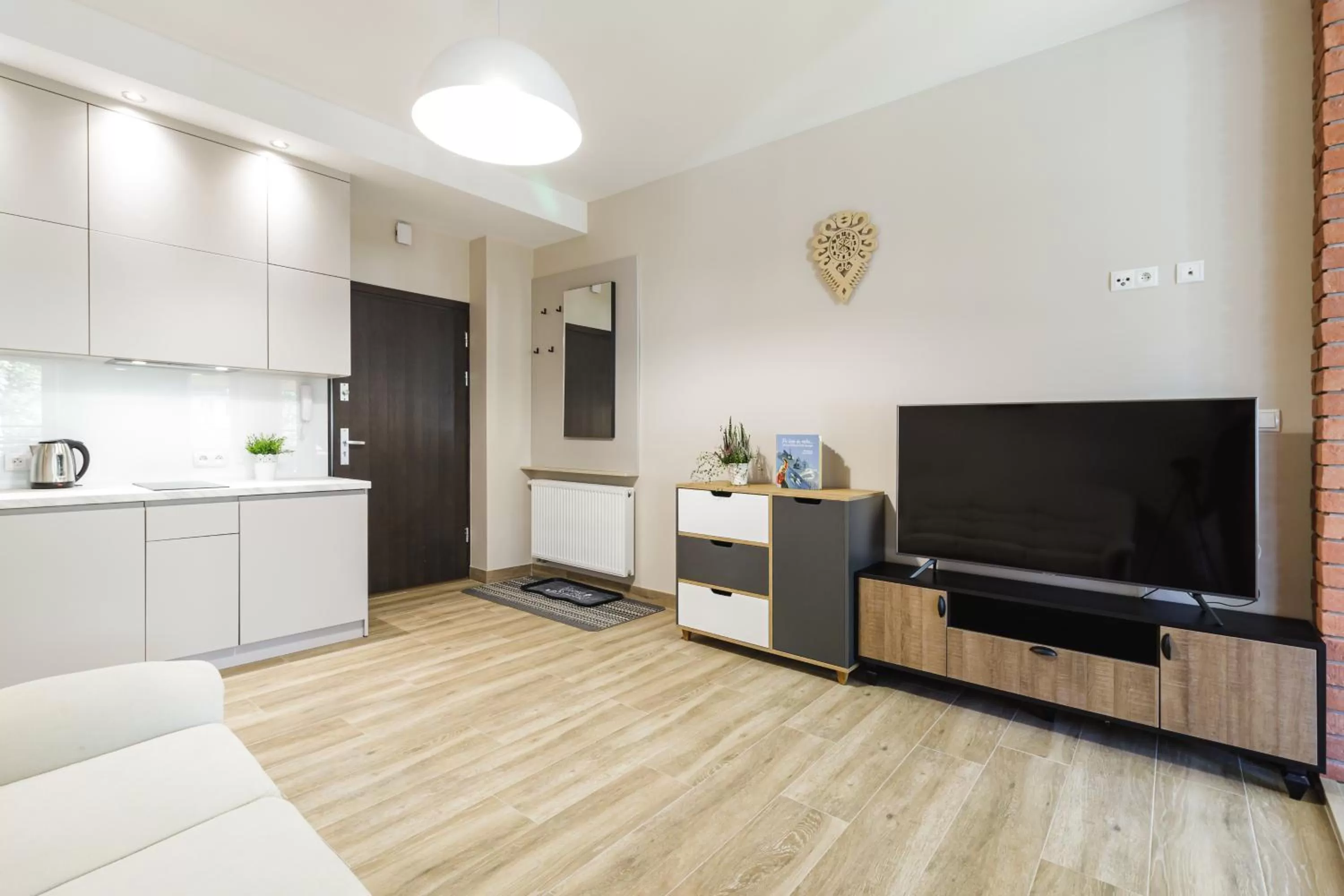 TV and multimedia, TV/Entertainment Center in Jagiellońska Residence