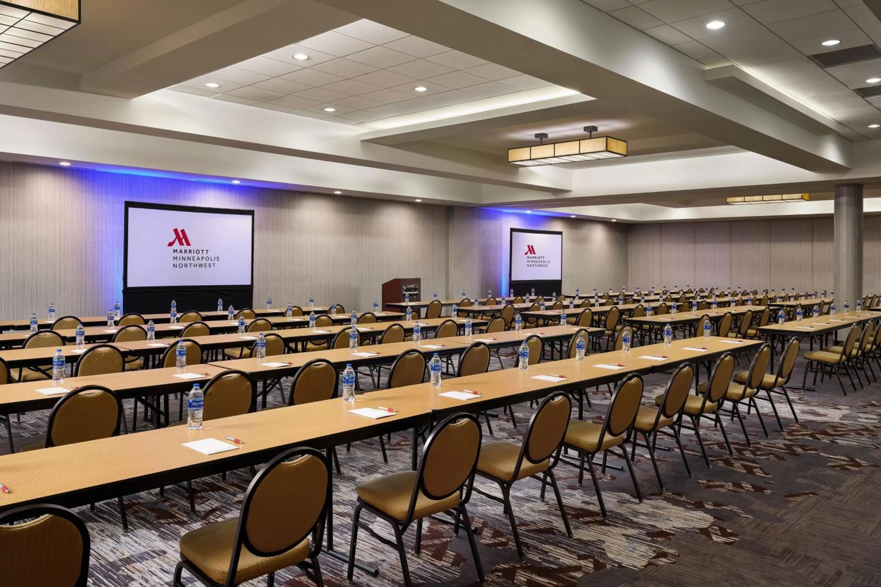 Meeting/conference room in Minneapolis Marriott Northwest Hotel & Conference Center