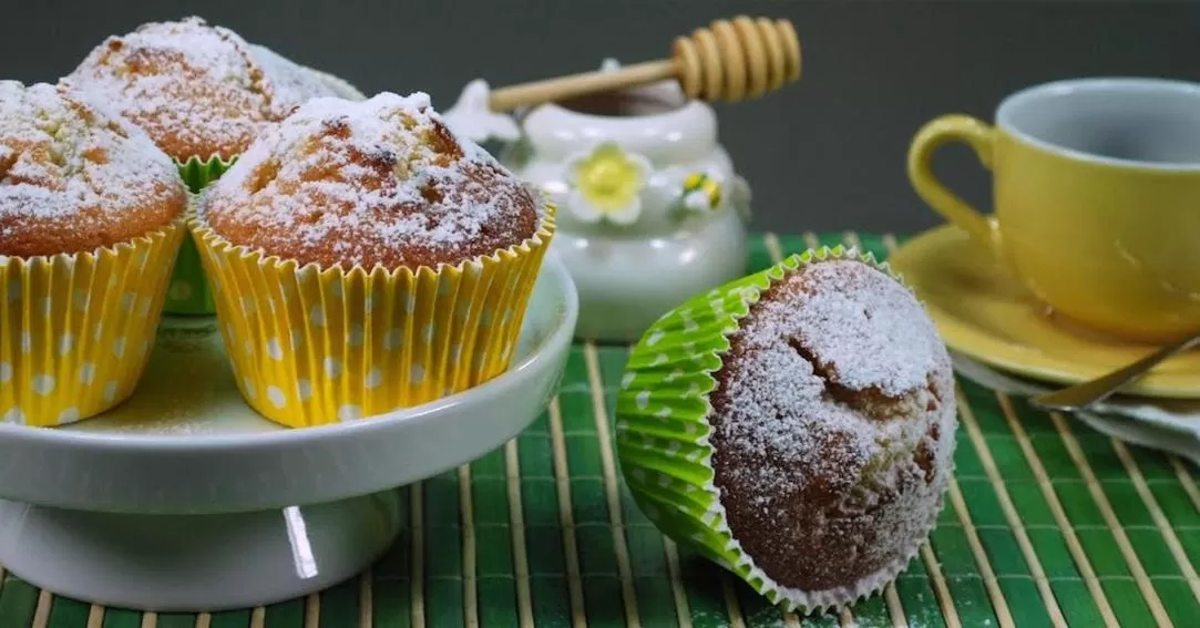 Breakfast in Bed and Breakfast Acrobatic
