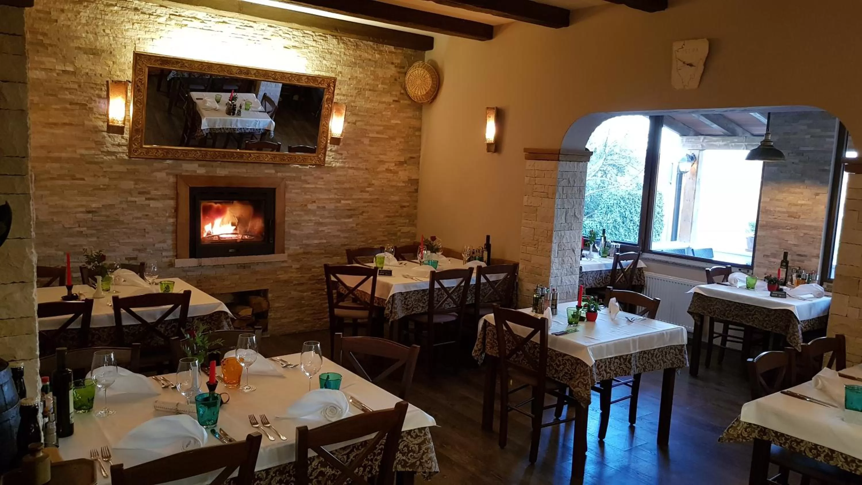 Restaurant/places to eat in Boutique Rooms Luna