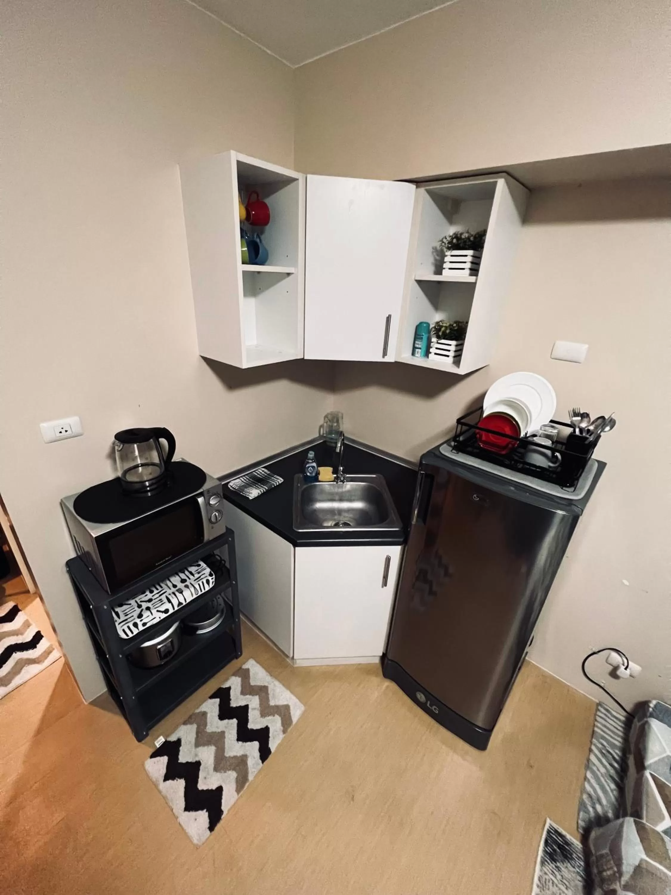 Kitchen or kitchenette in B Avida Tower