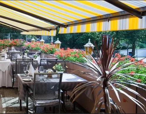 Restaurant/places to eat in Hotel Kühler Krug