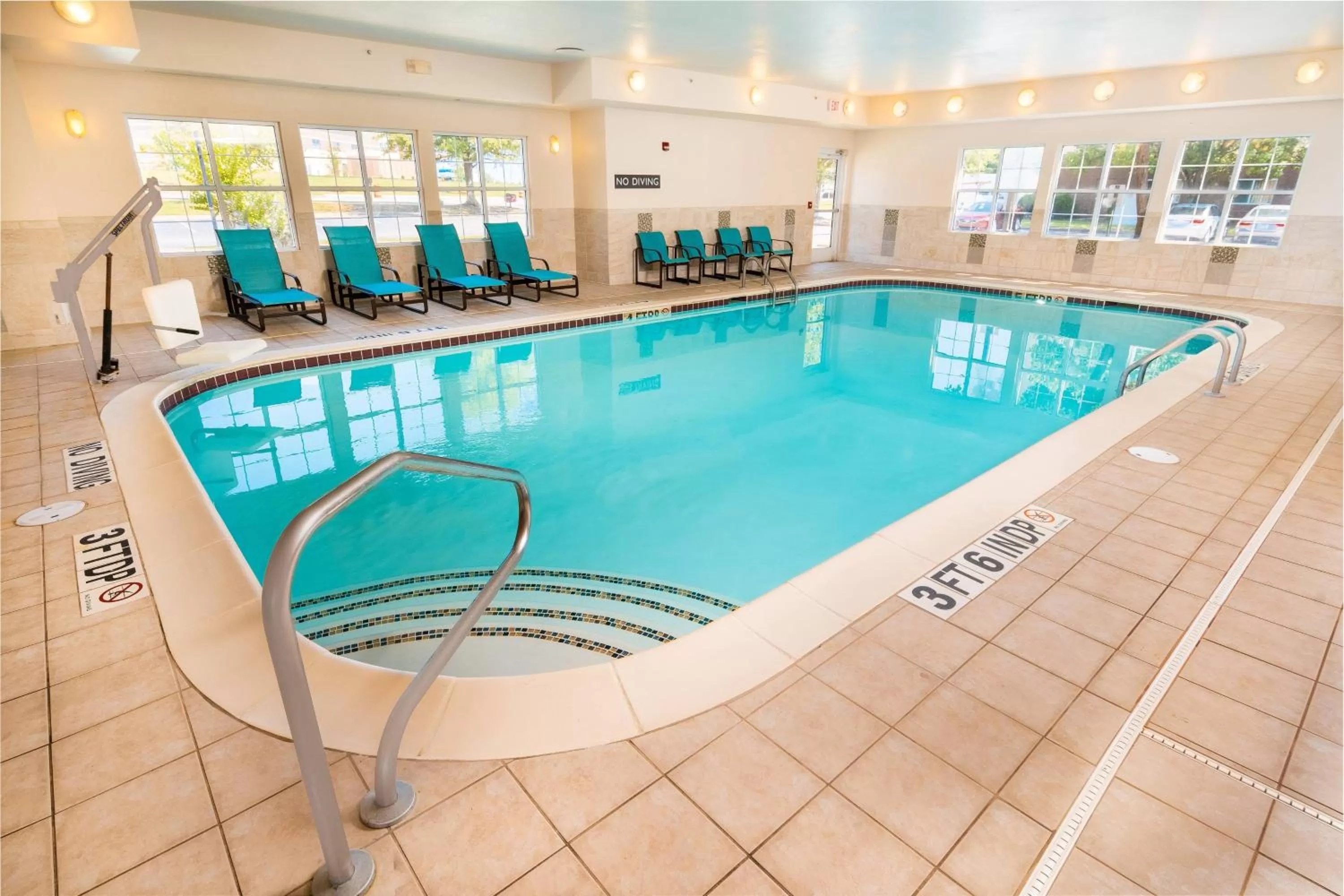 Swimming pool in Residence Inn by Marriott North Little Rock